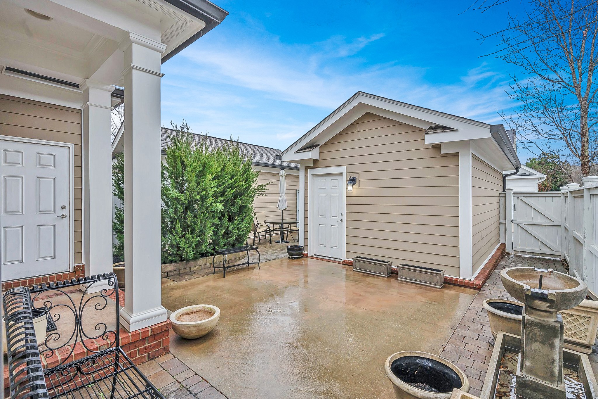 310 Byron Way