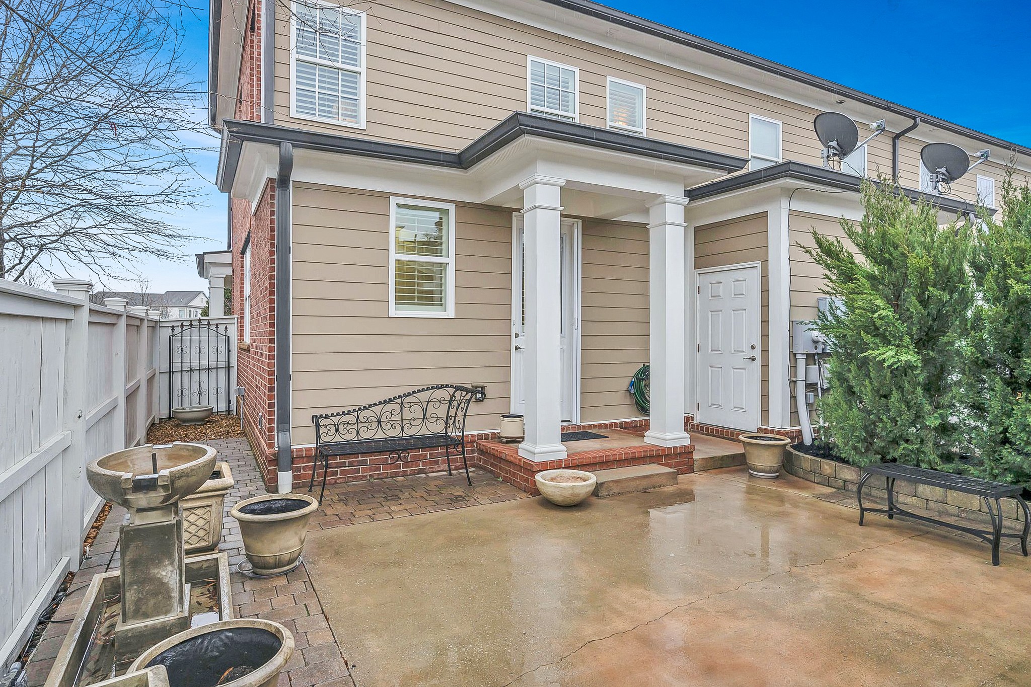 310 Byron Way