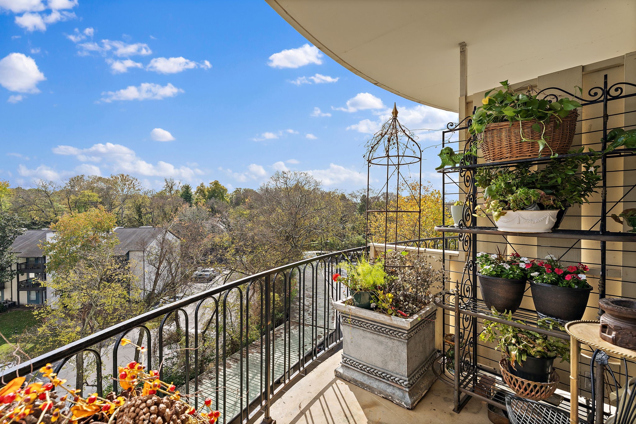 4215 Harding Pike Unit: 609