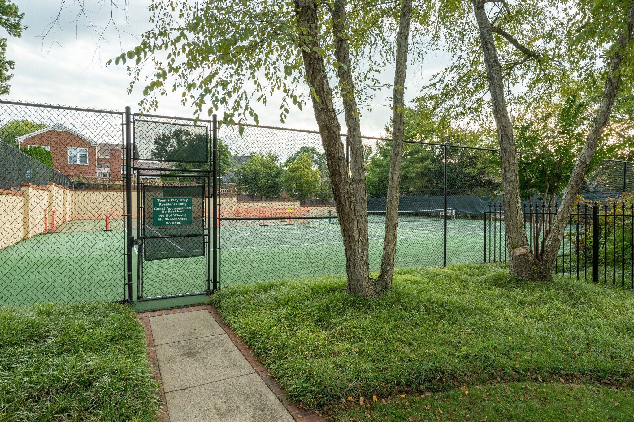 709 Overton Park