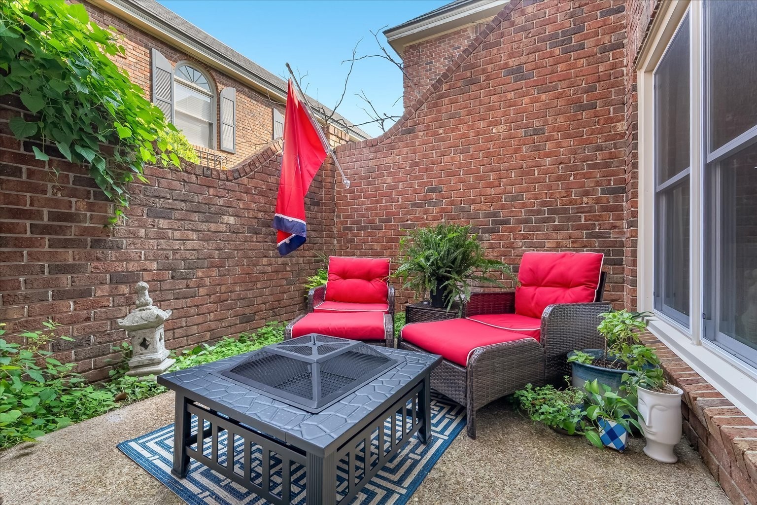 346 Elmington Ave