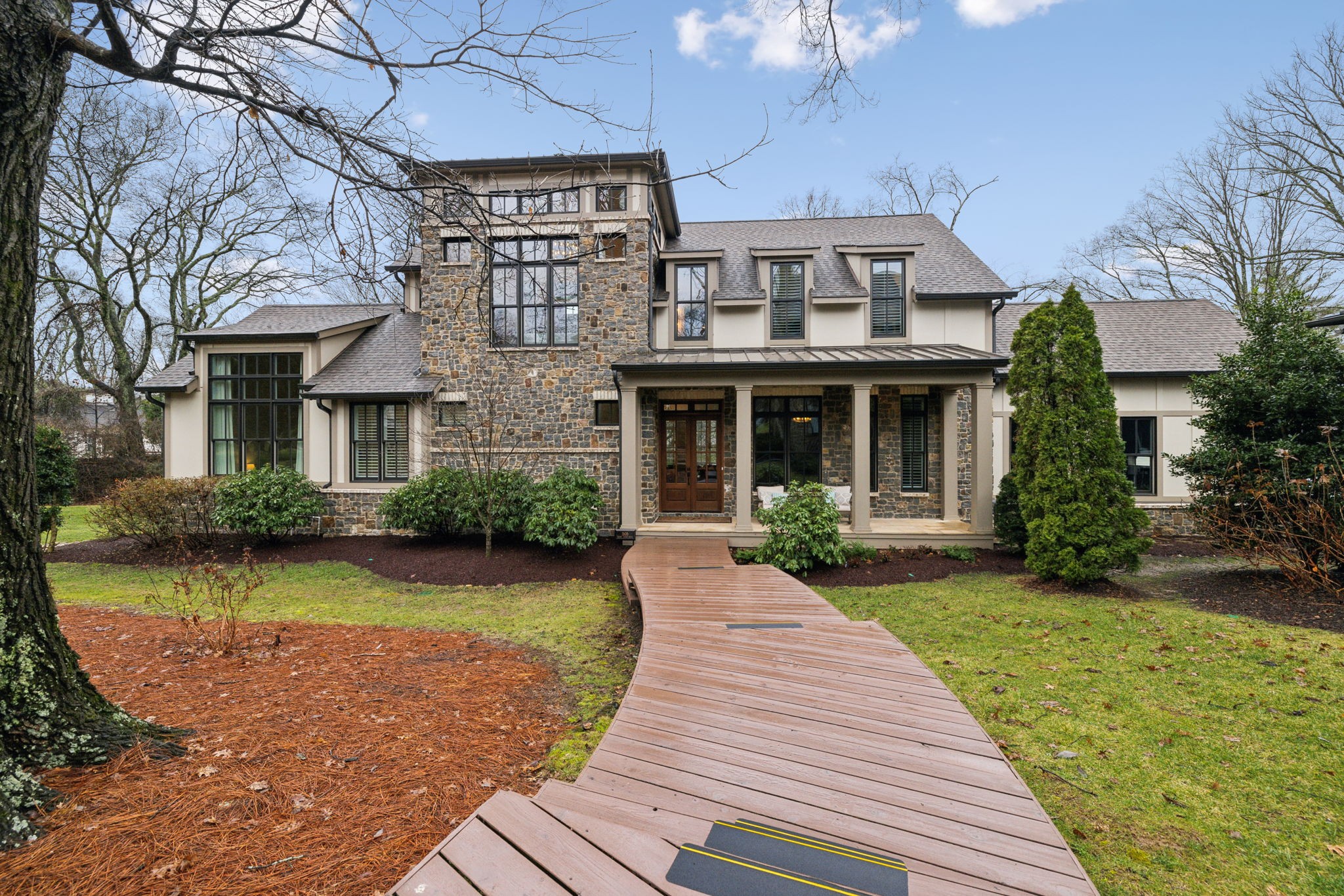1606 Windy Ridge Dr
