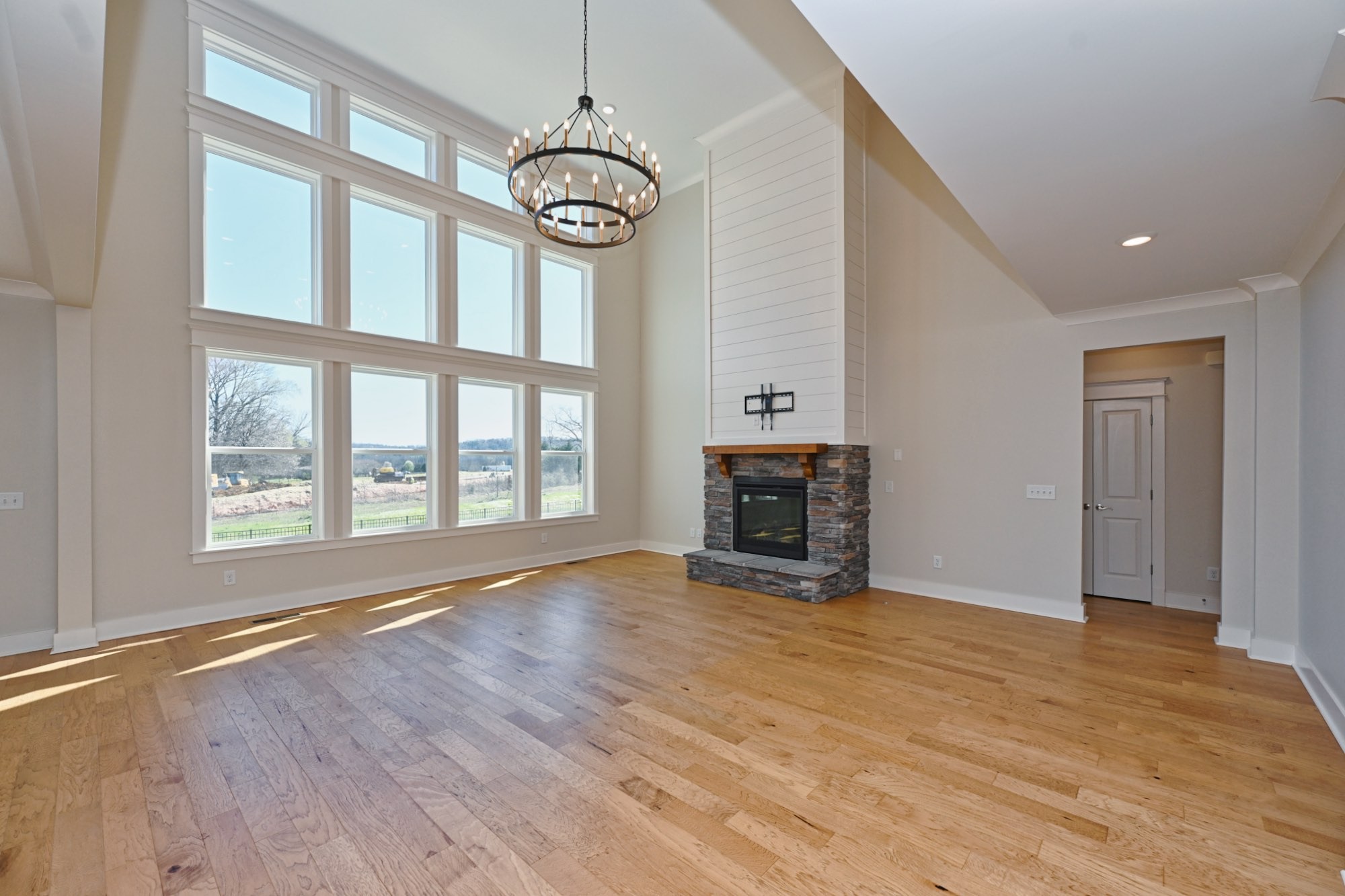 7077 Fiddlers Glen Dr