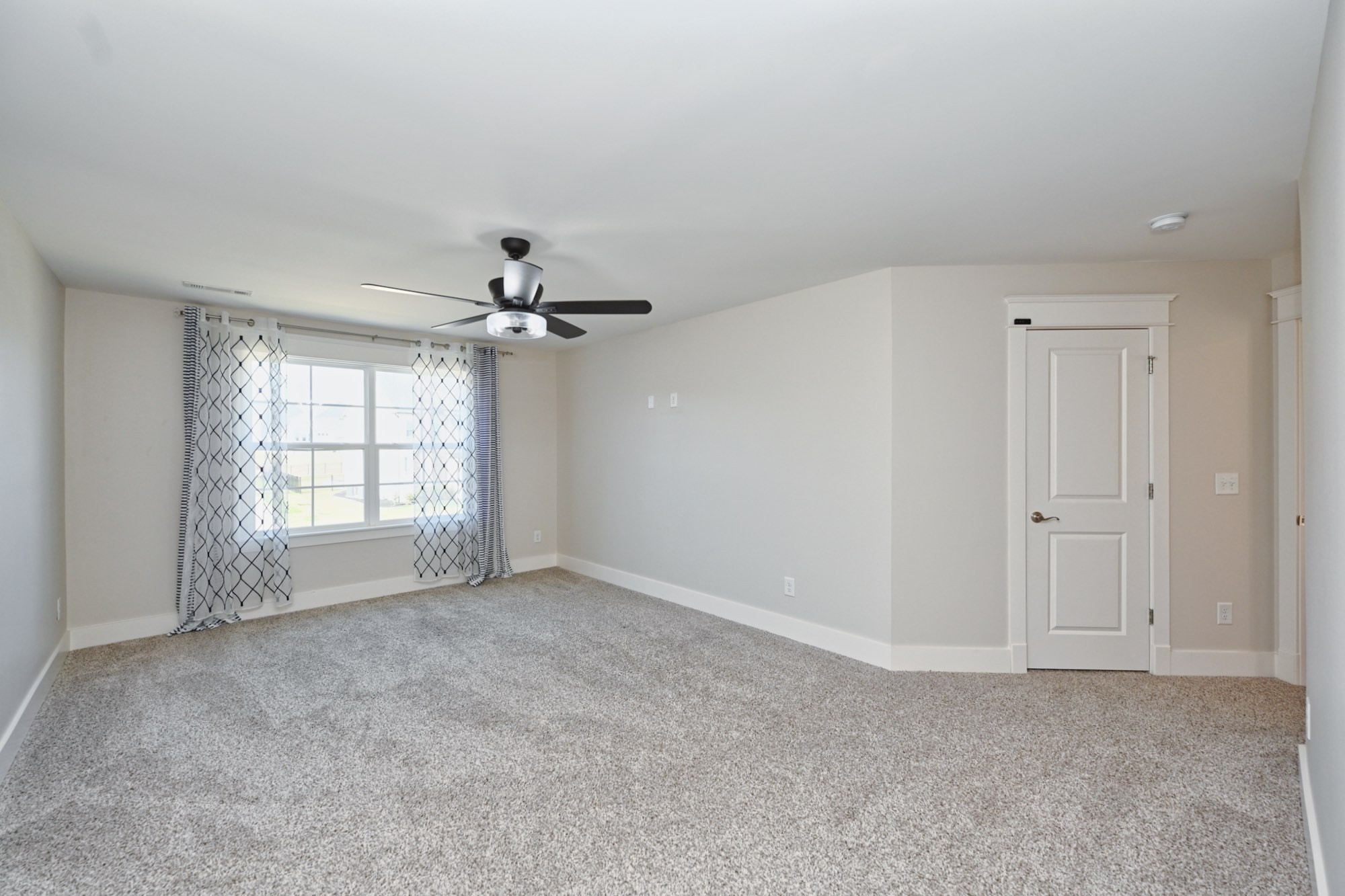 7077 Fiddlers Glen Dr