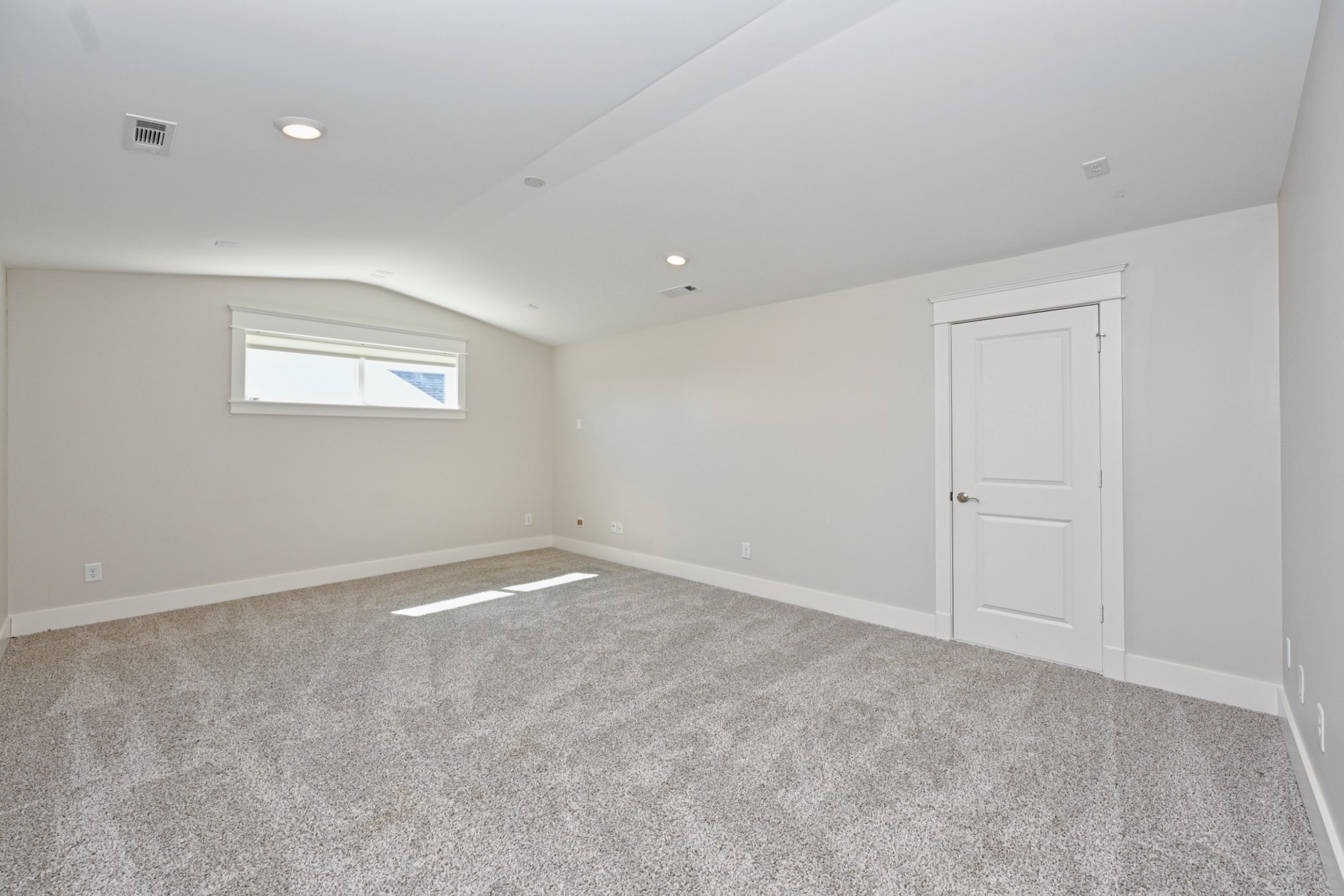7077 Fiddlers Glen Dr
