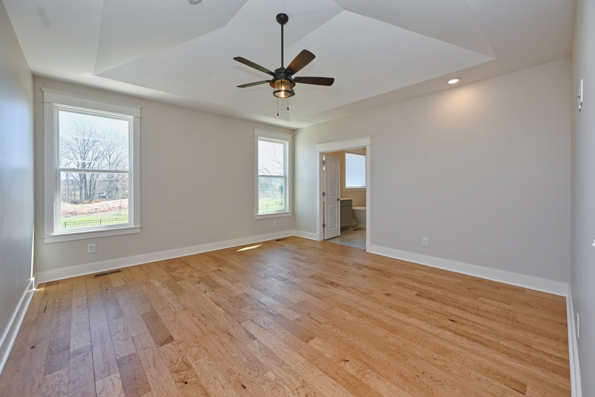 7077 Fiddlers Glen Dr