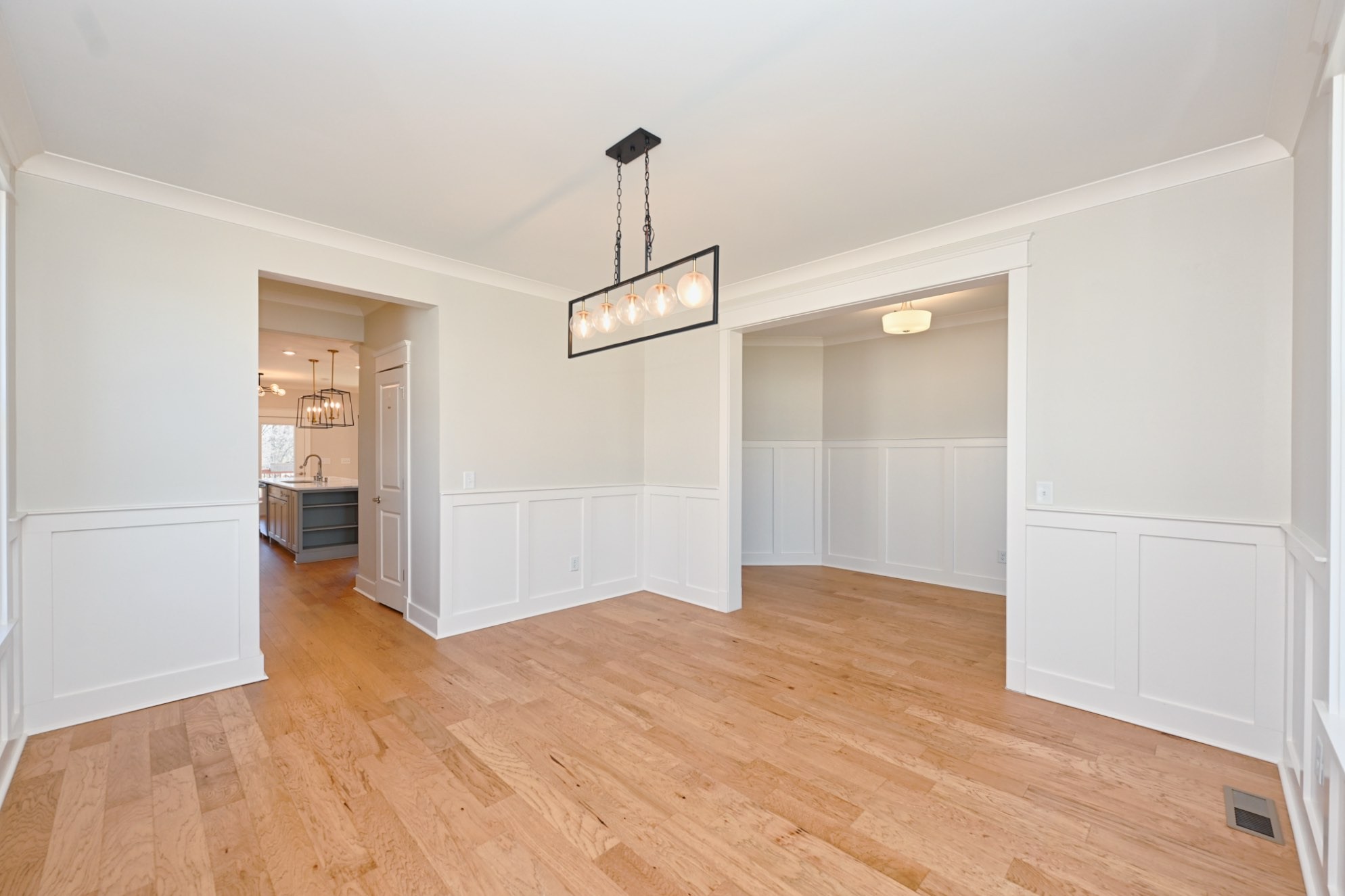 7077 Fiddlers Glen Dr