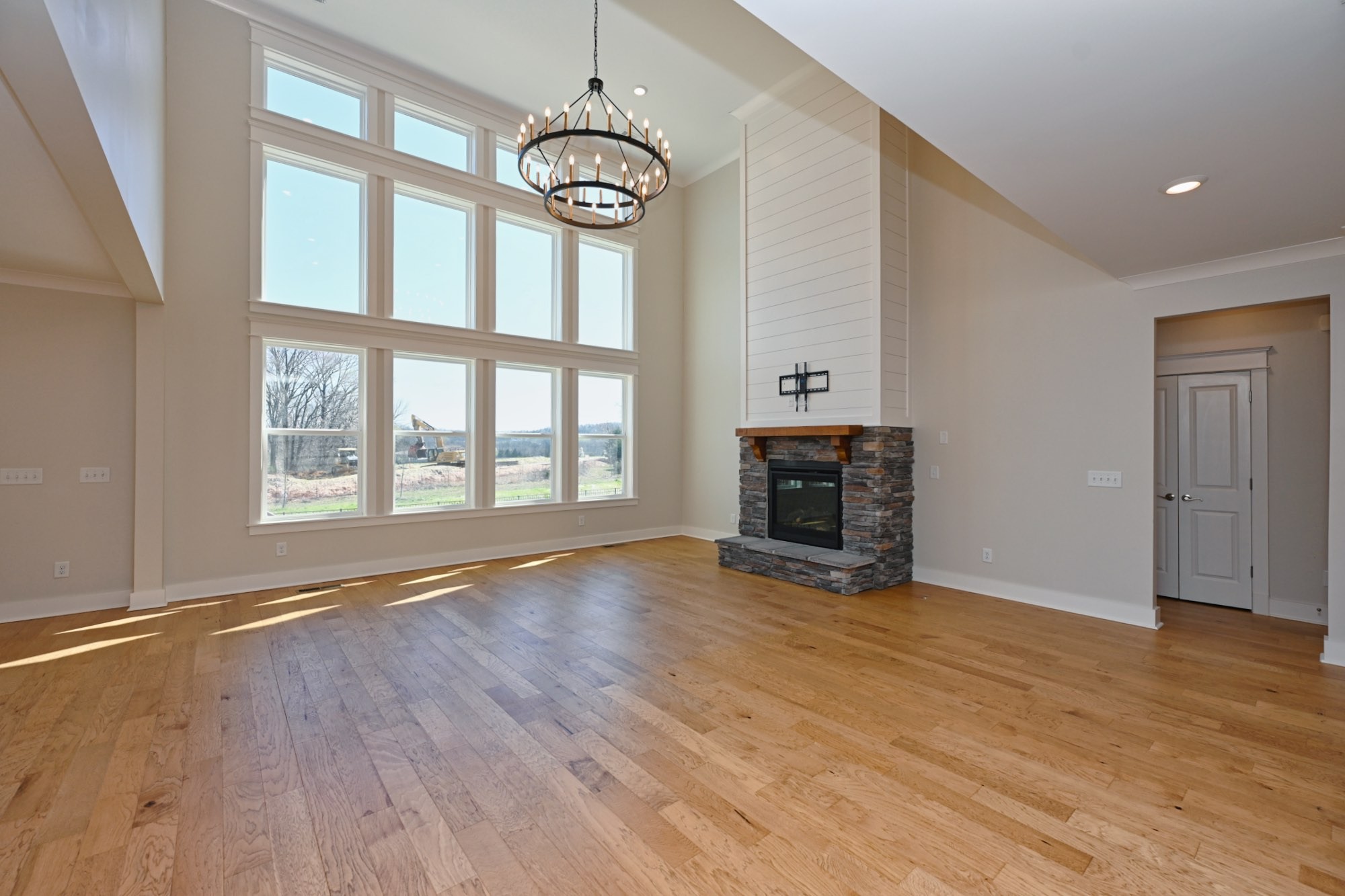 7077 Fiddlers Glen Dr