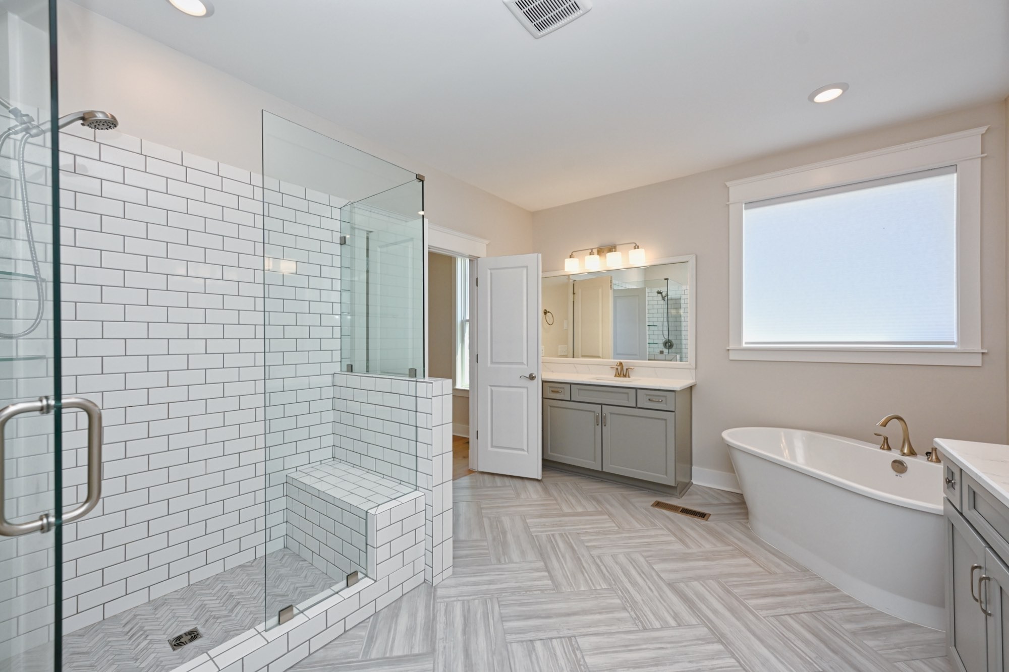 7077 Fiddlers Glen Dr
