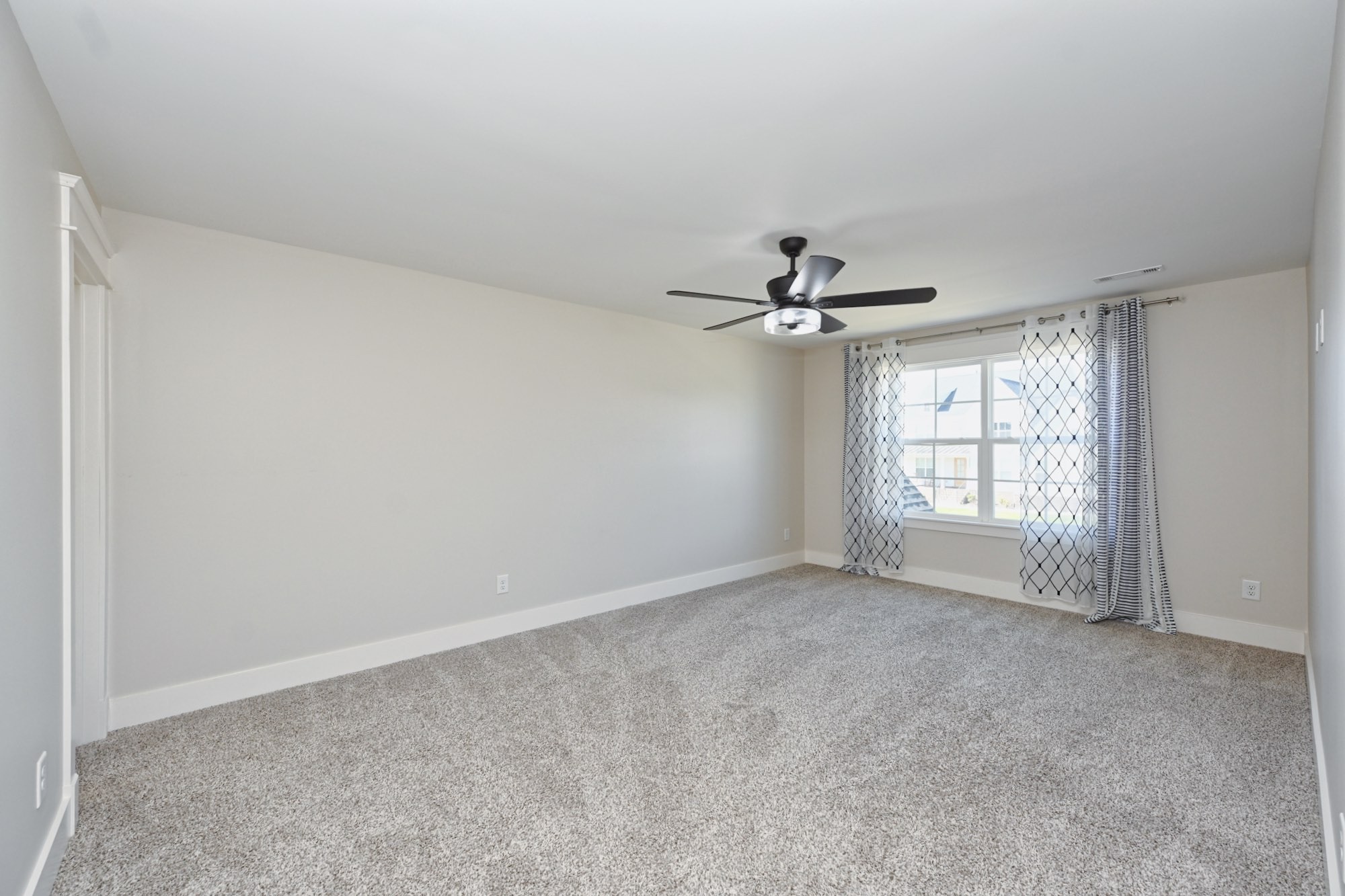 7077 Fiddlers Glen Dr