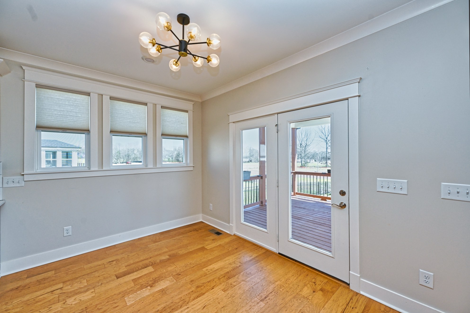 7077 Fiddlers Glen Dr