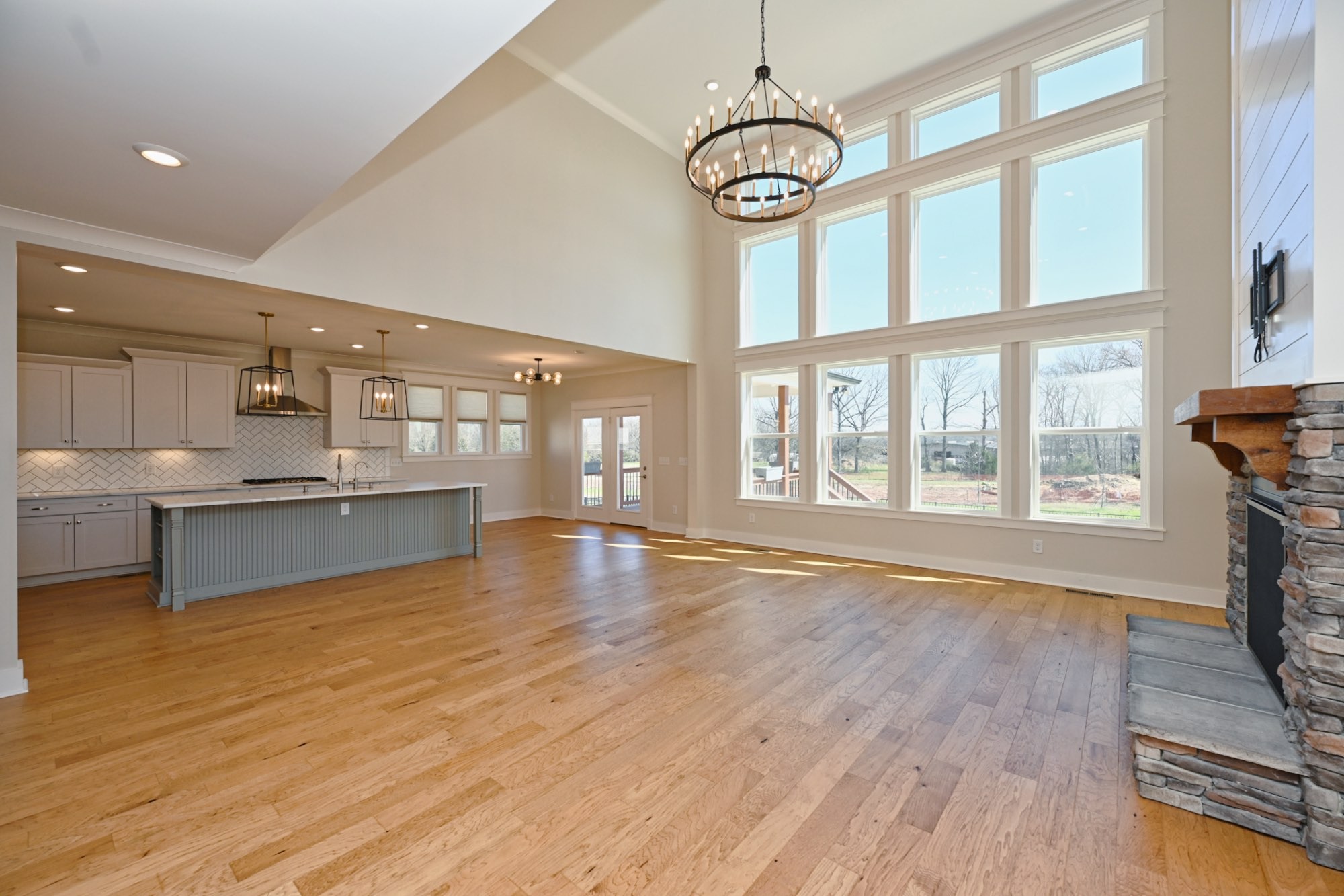 7077 Fiddlers Glen Dr