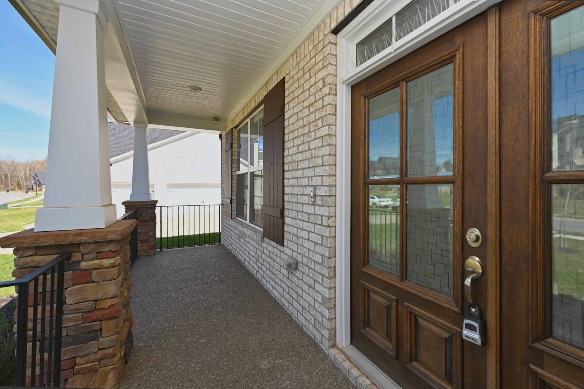 7077 Fiddlers Glen Dr