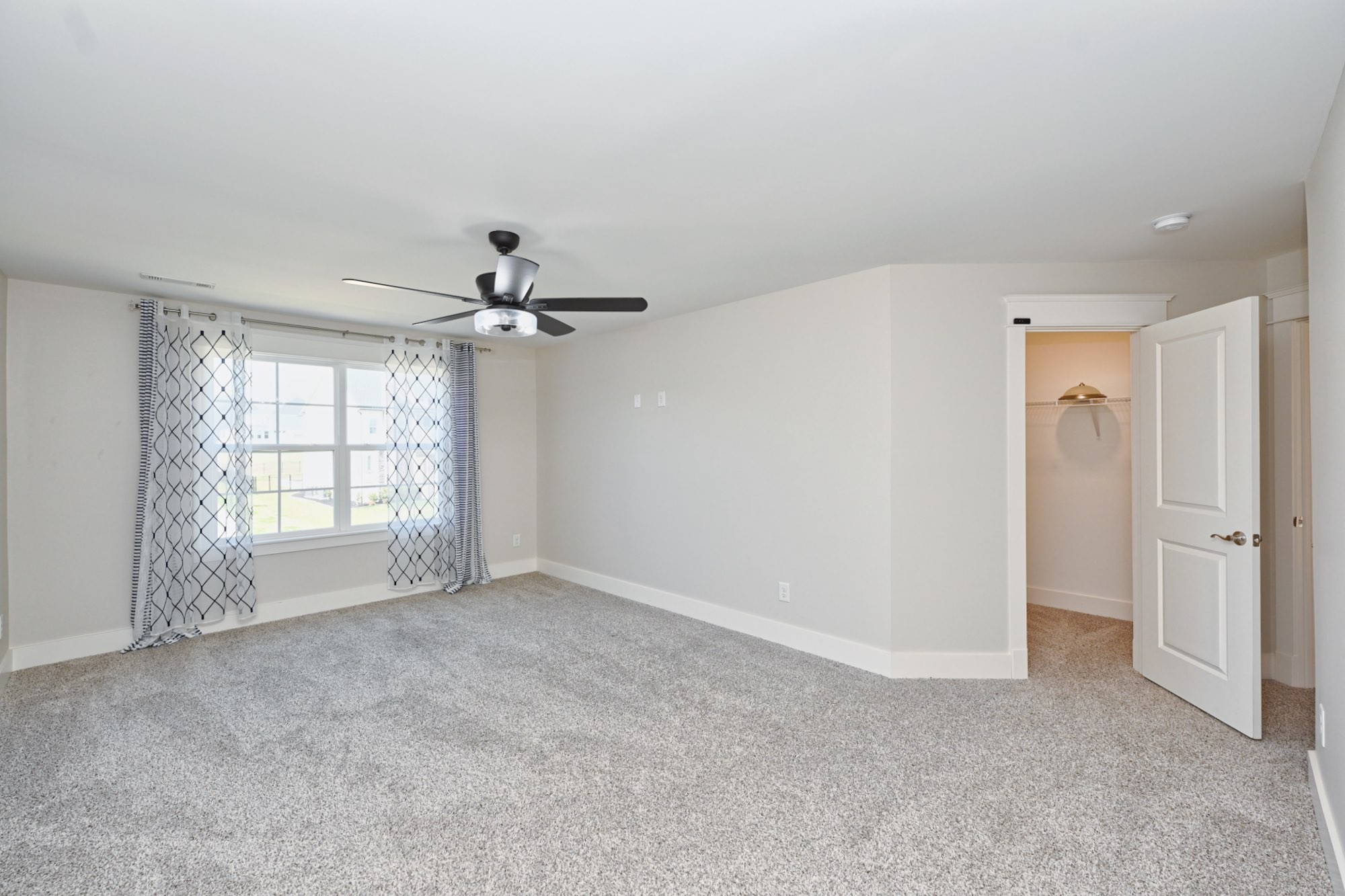 7077 Fiddlers Glen Dr