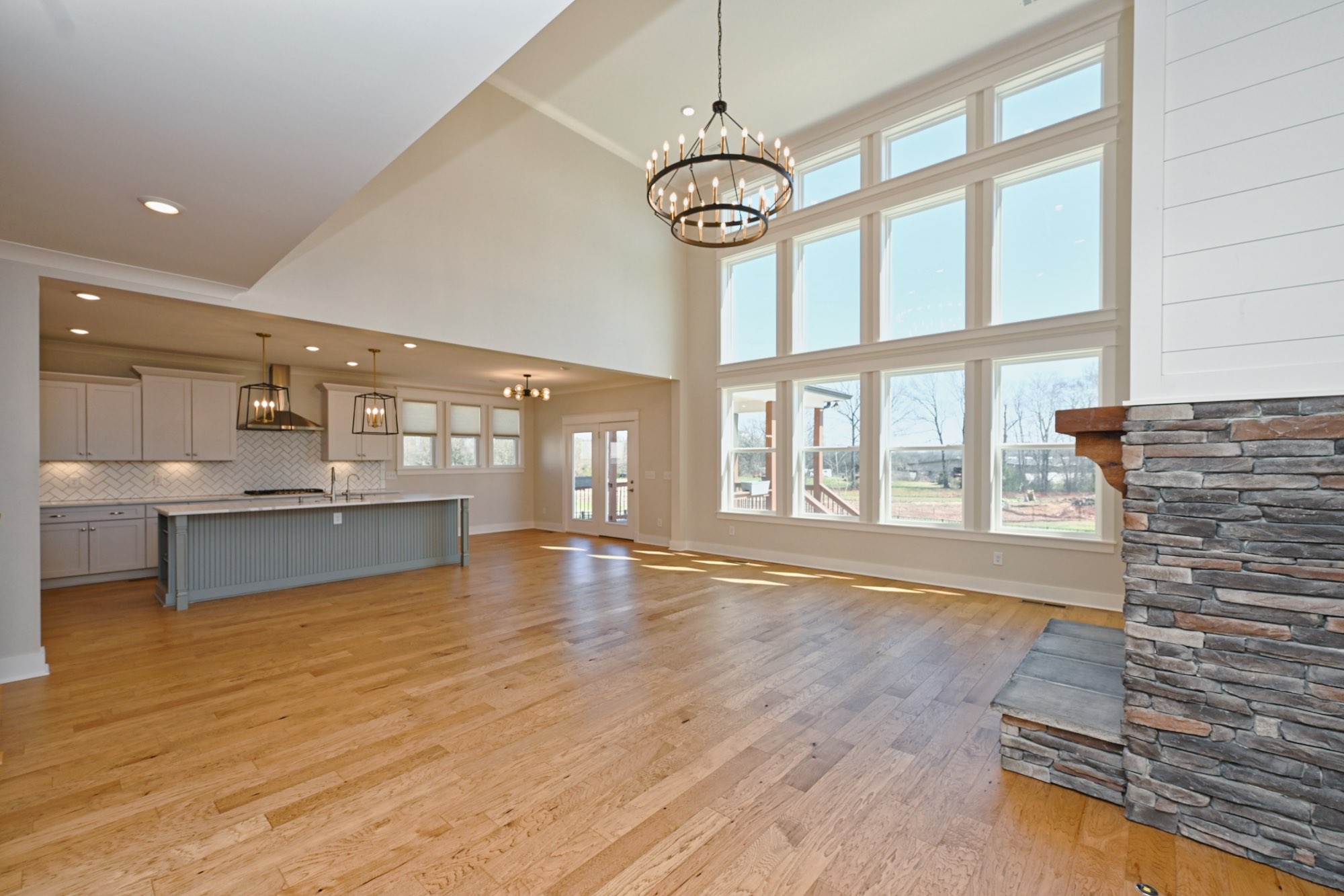 7077 Fiddlers Glen Dr