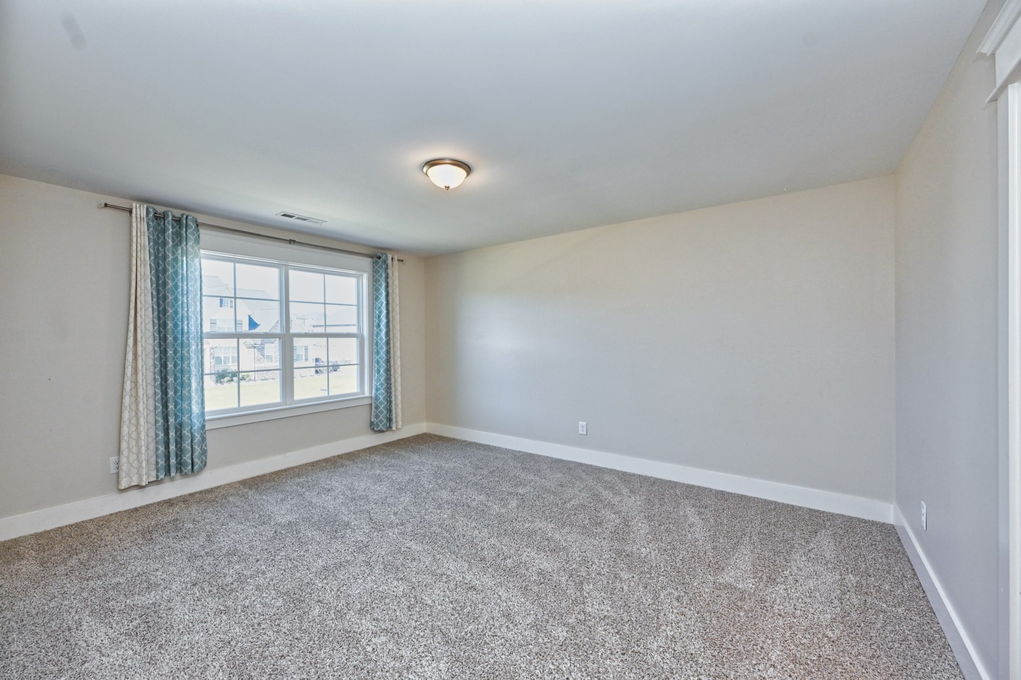 7077 Fiddlers Glen Dr