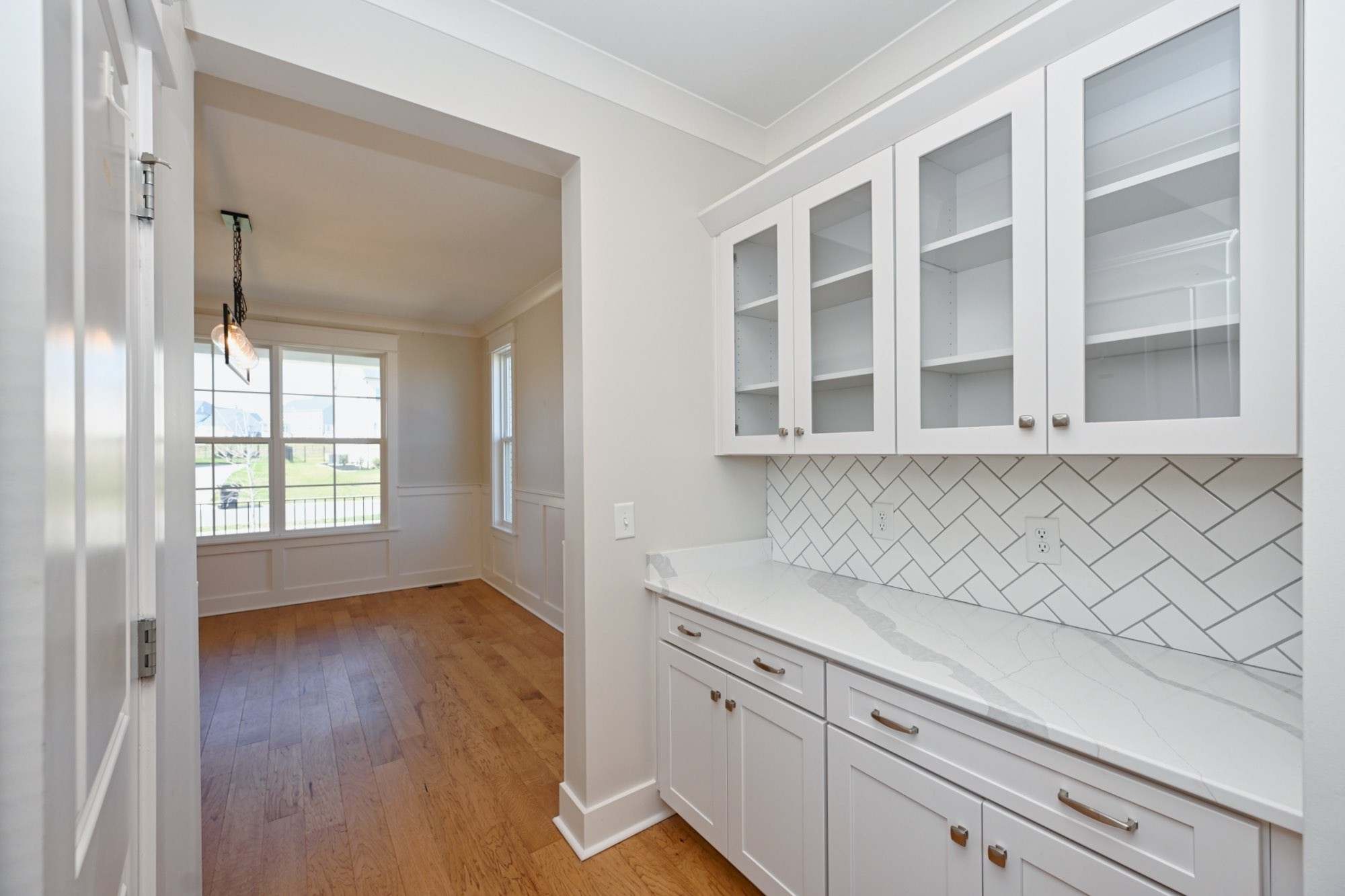 7077 Fiddlers Glen Dr