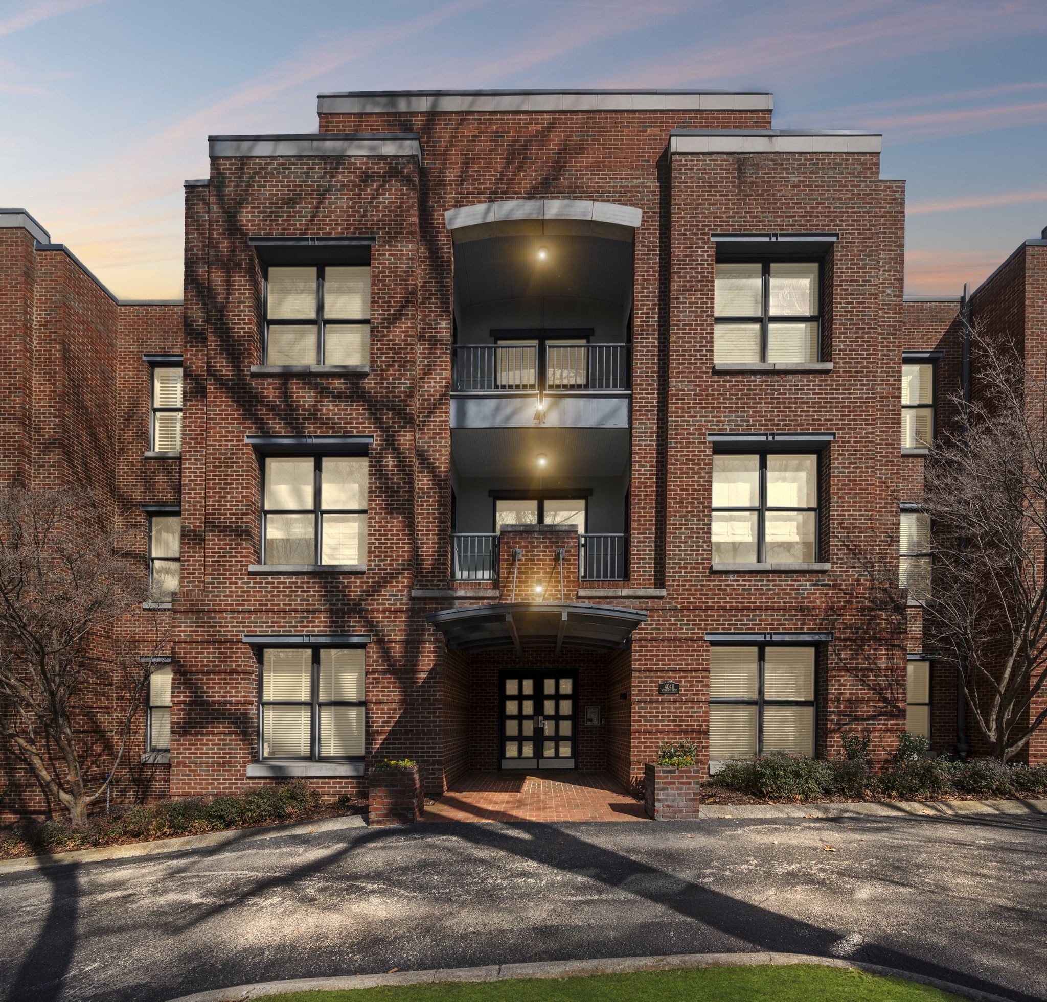 4040 Woodlawn Dr Unit: 20