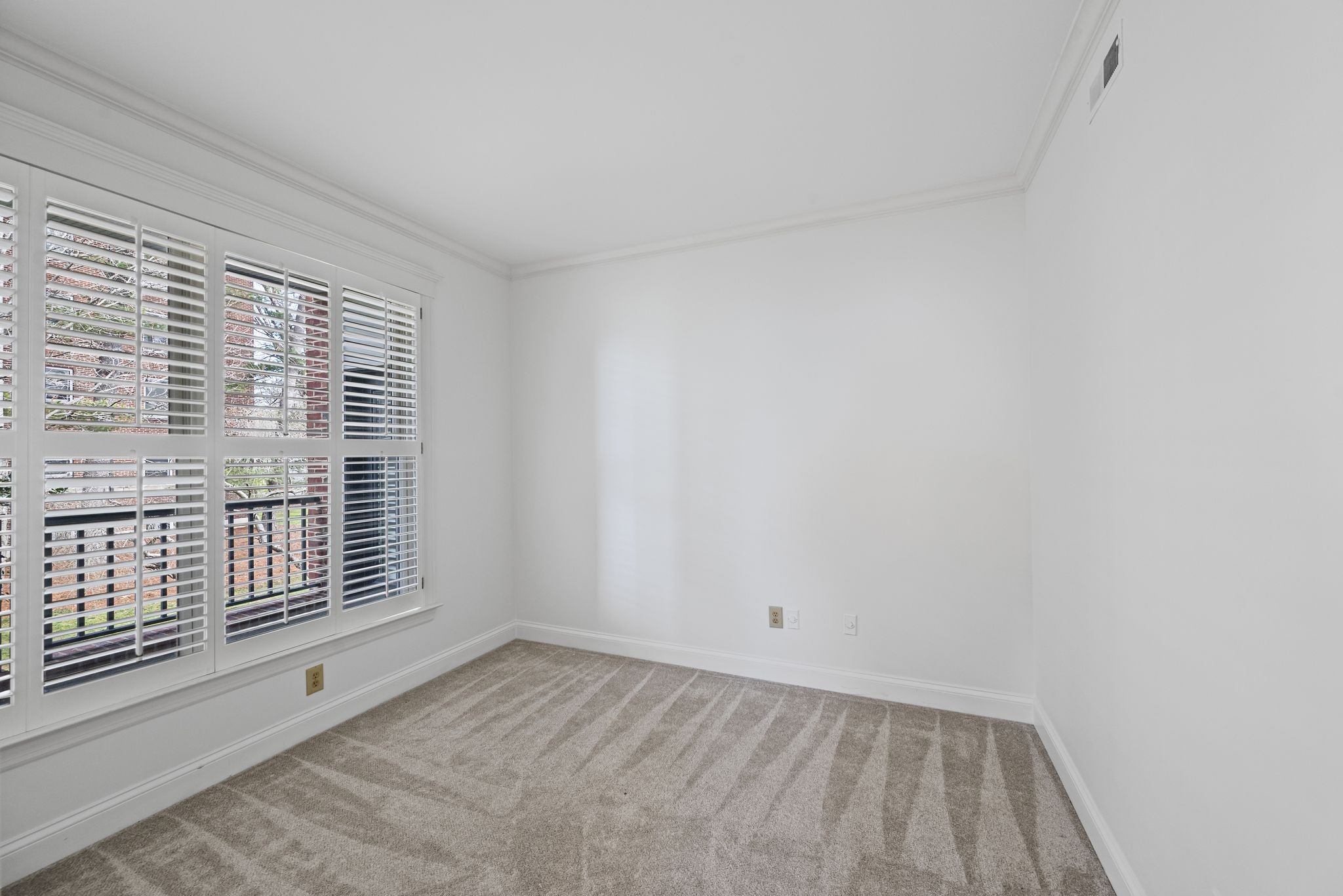 4040 Woodlawn Dr Unit: 20