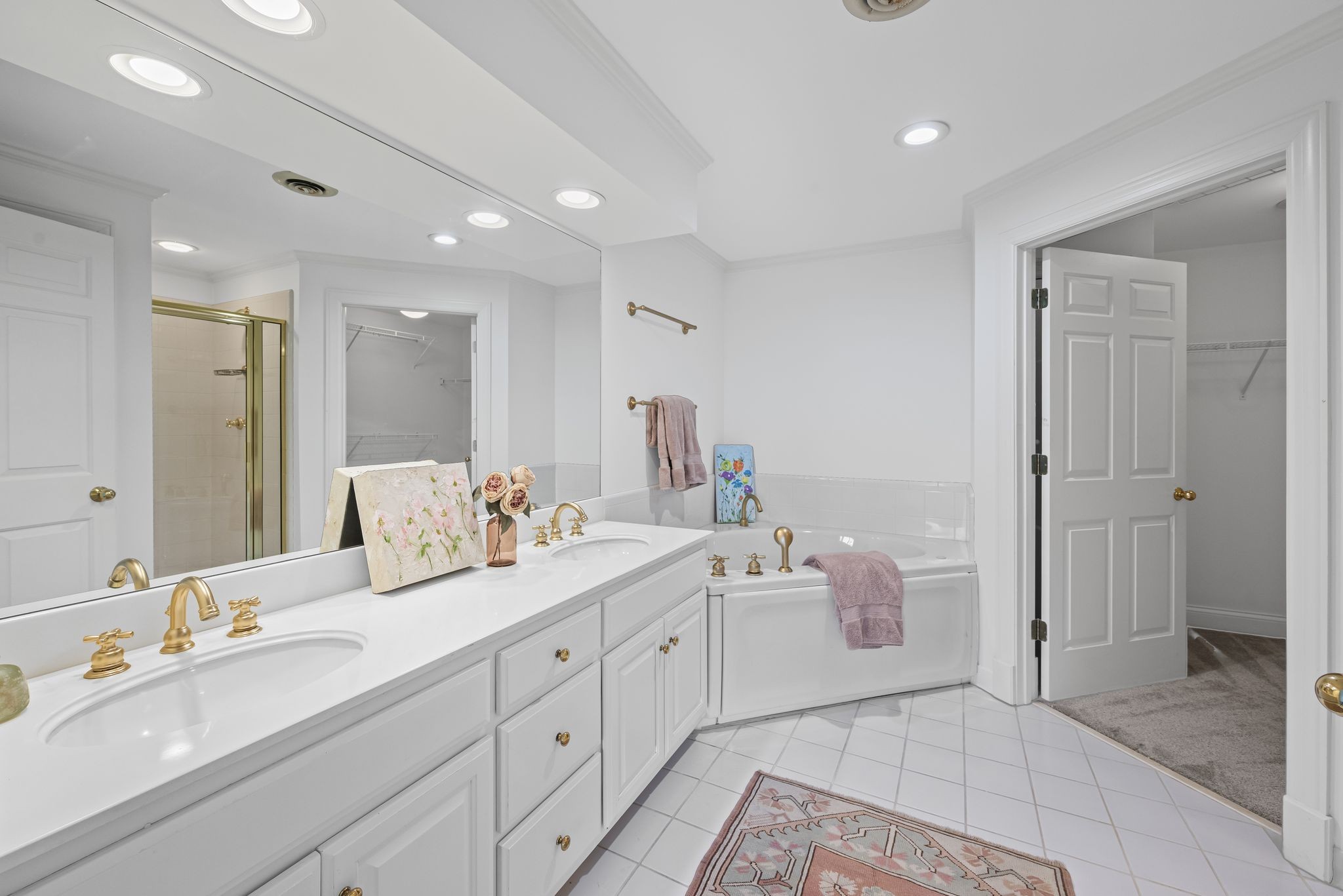 4040 Woodlawn Dr Unit: 20