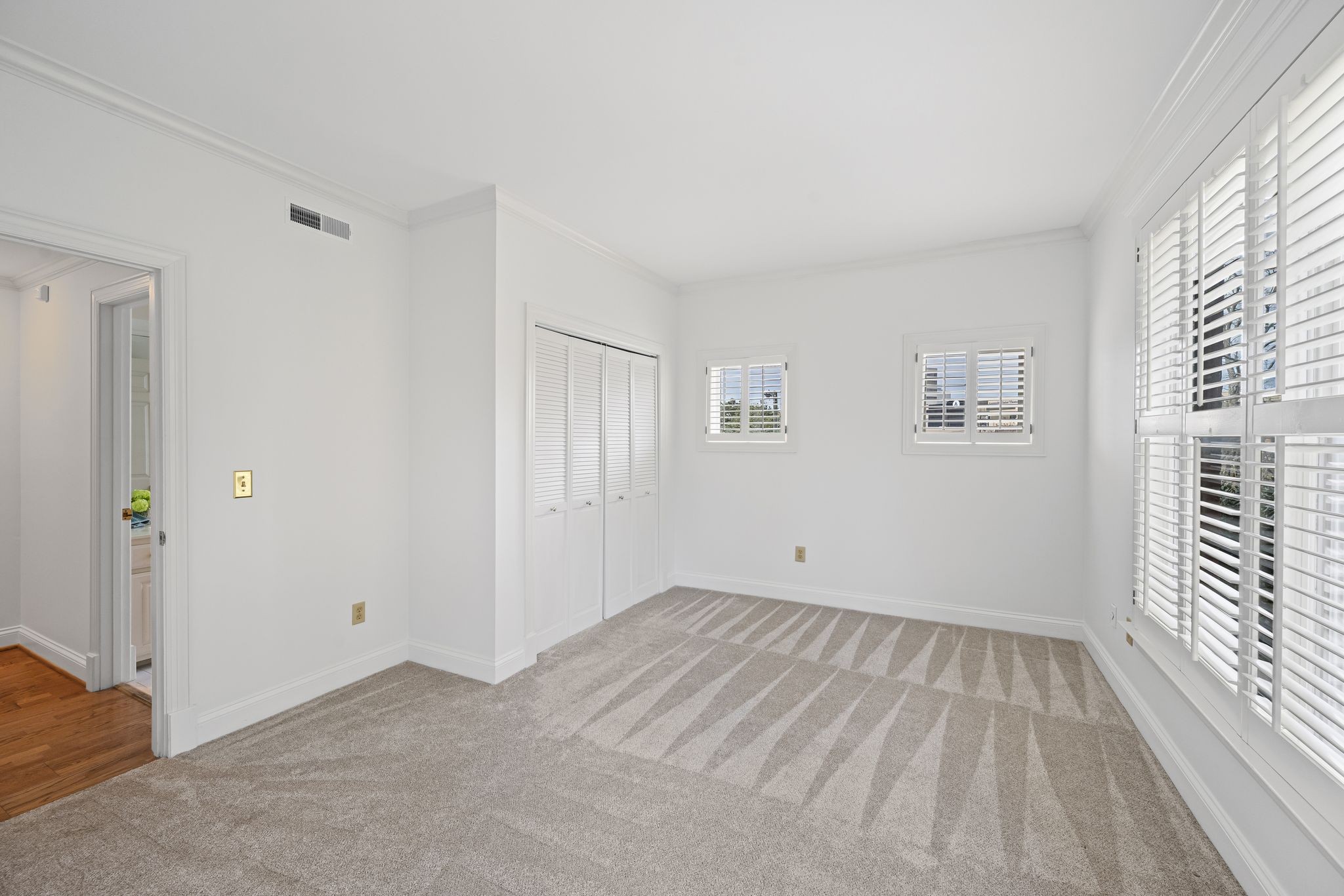 4040 Woodlawn Dr Unit: 20