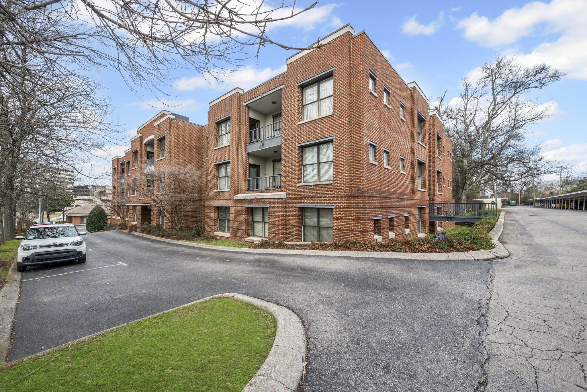 4040 Woodlawn Dr Unit: 20