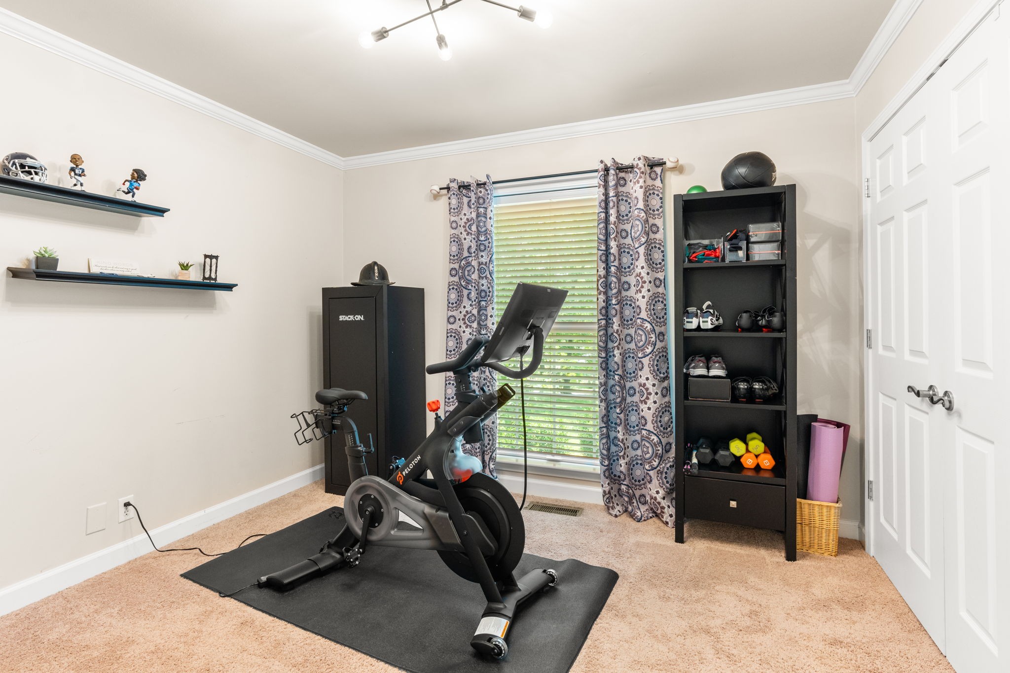 506 Clematis Dr
