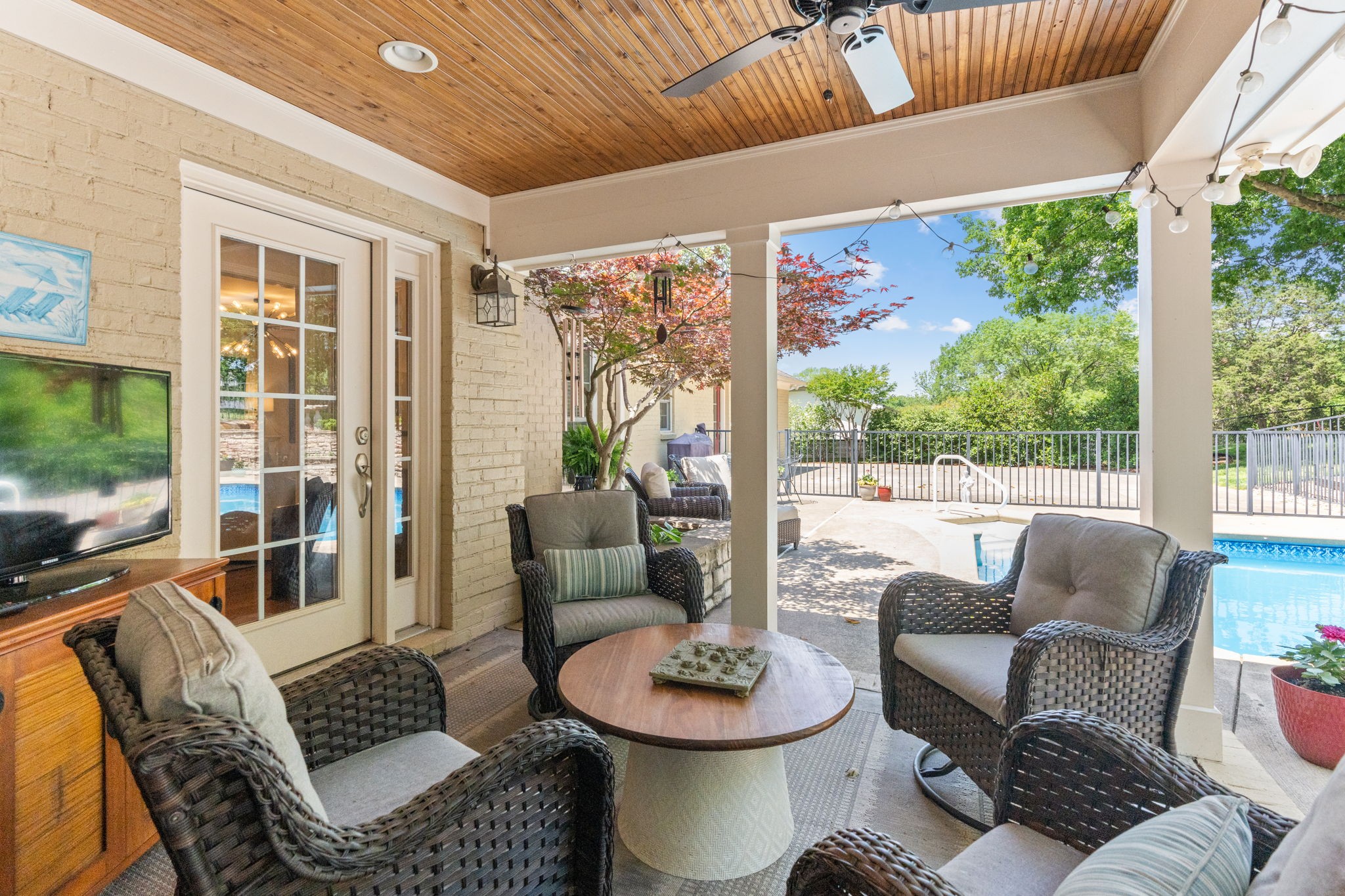 506 Clematis Dr