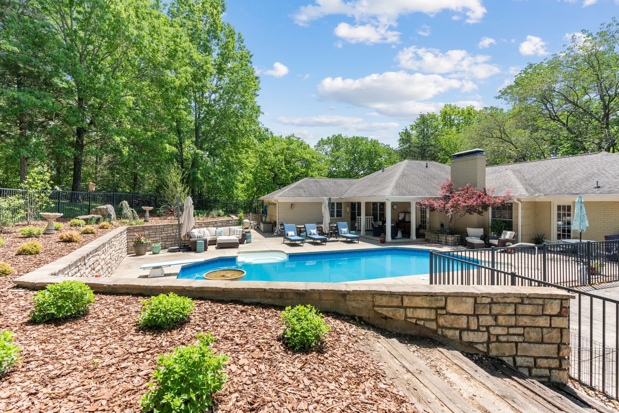 506 Clematis Dr