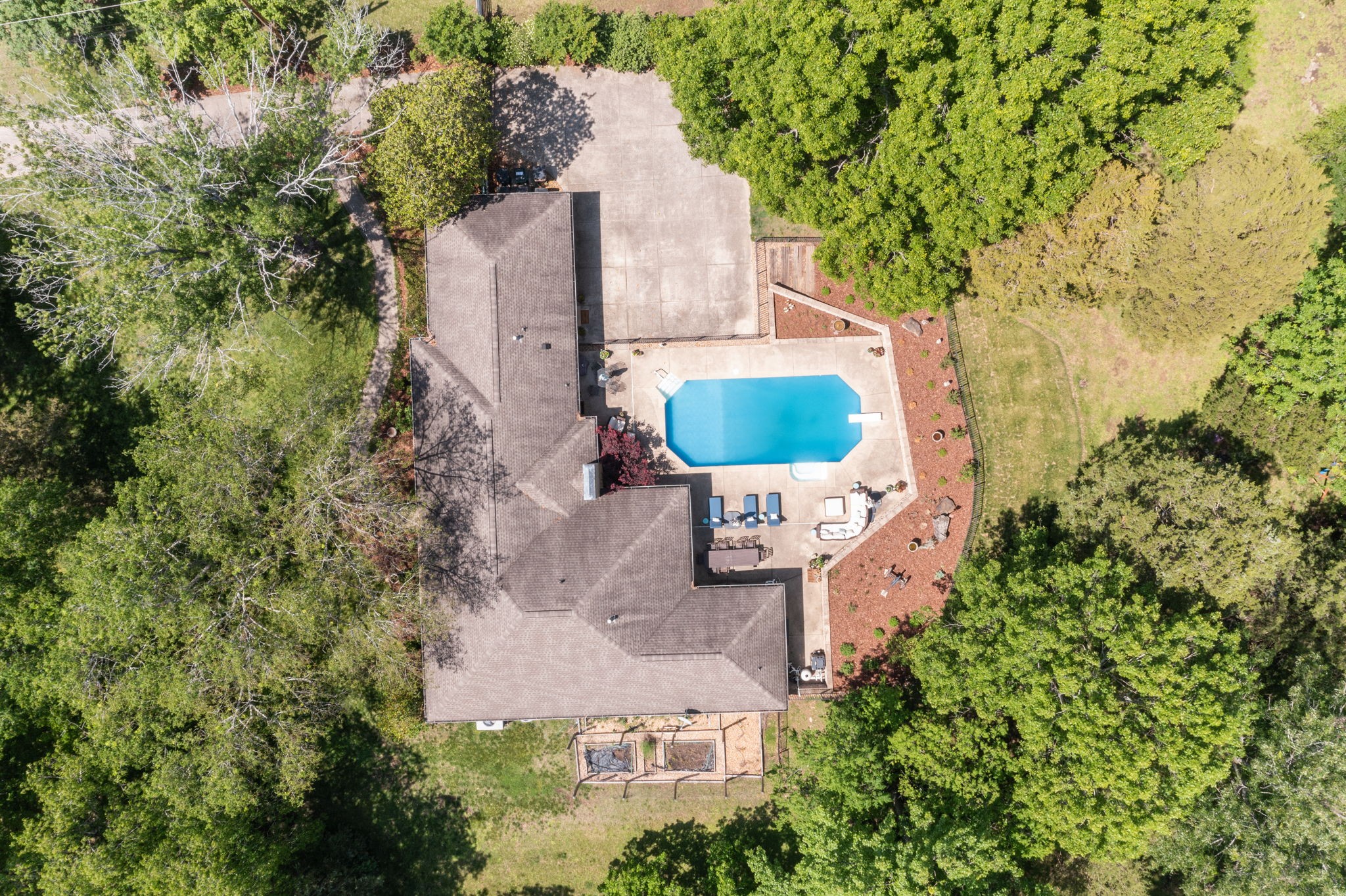 506 Clematis Dr