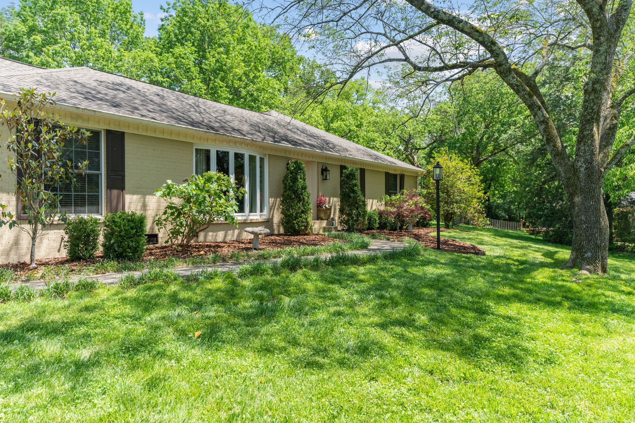 506 Clematis Dr