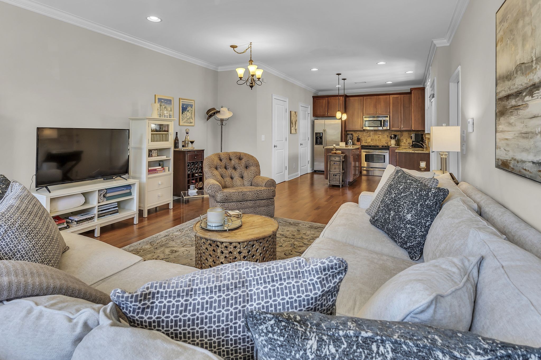 2112 Acklen Ave Unit: 201
