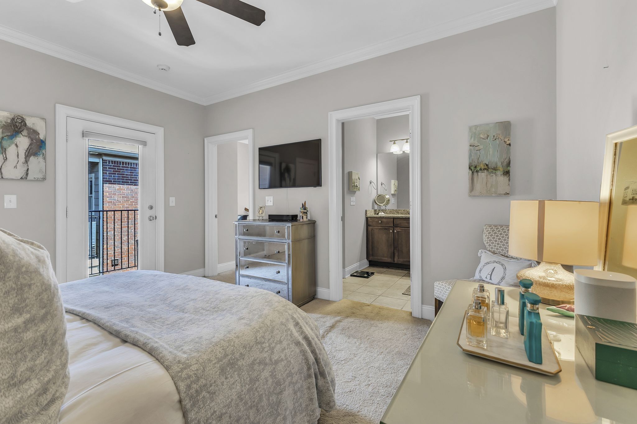 2112 Acklen Ave Unit: 201