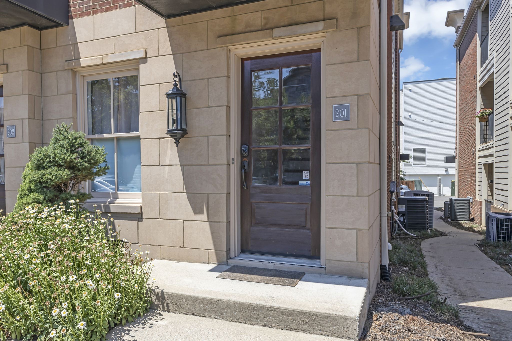 2112 Acklen Ave Unit: 201