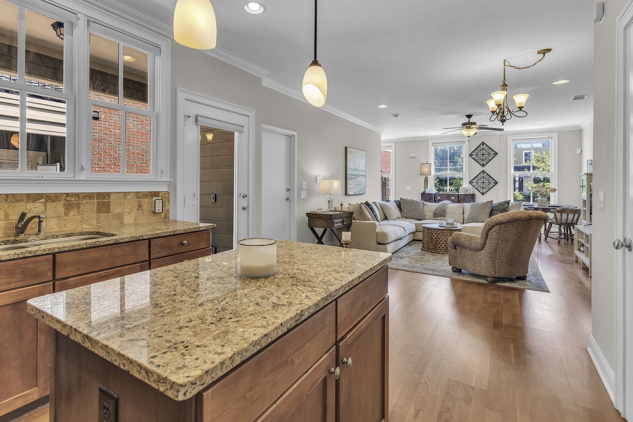 2112 Acklen Ave Unit: 201