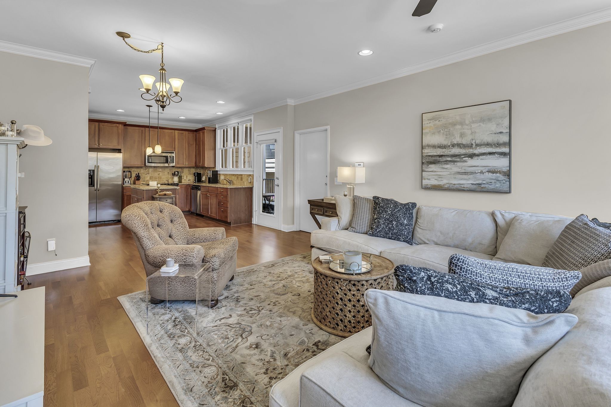 2112 Acklen Ave Unit: 201