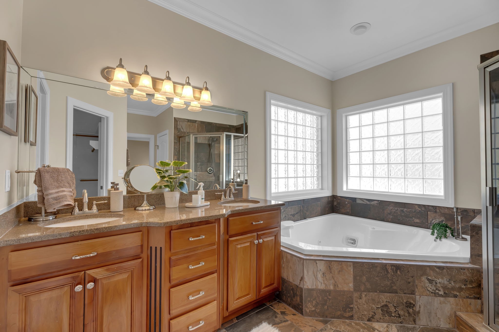 8036 Charlotte Pike