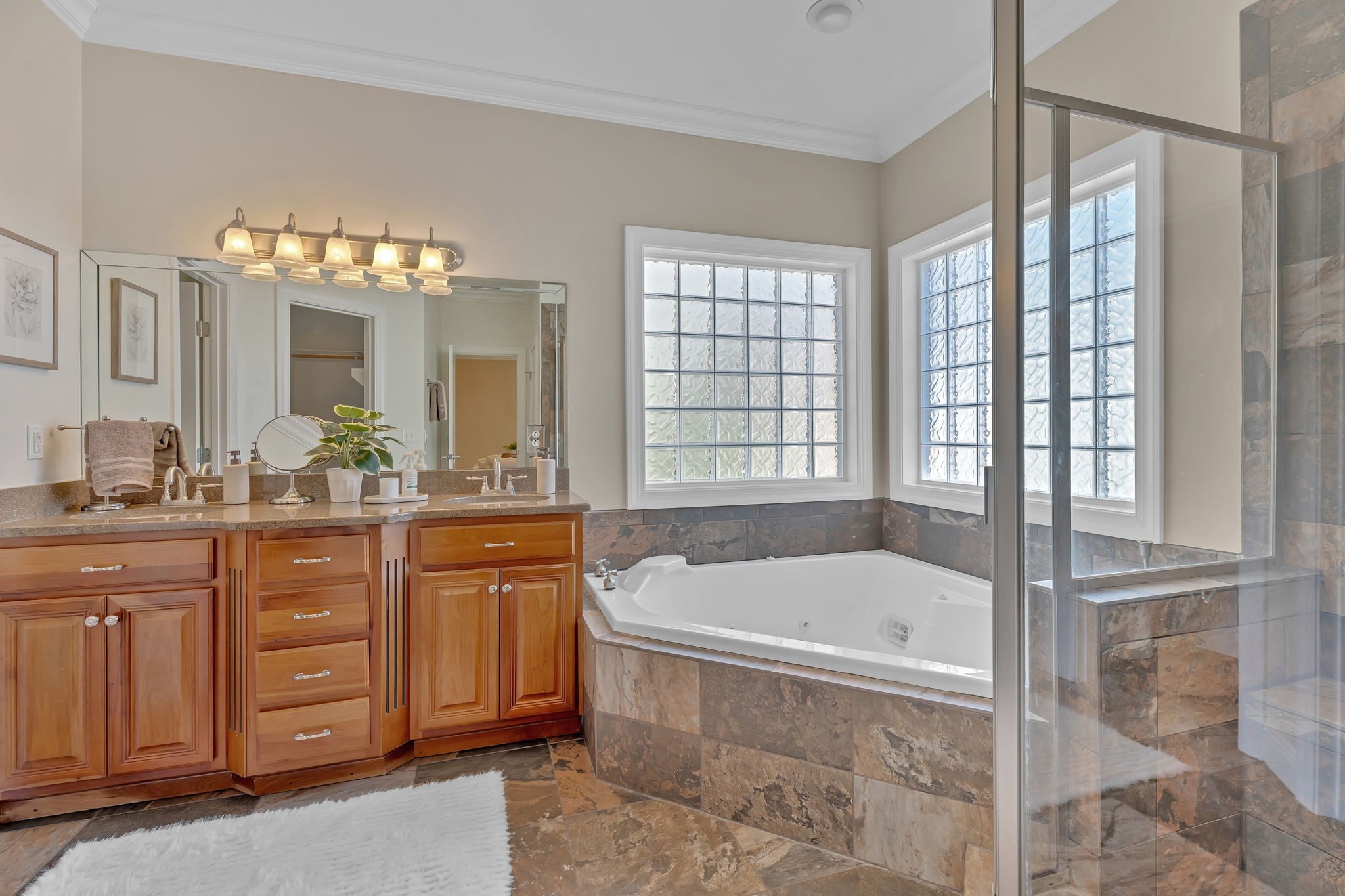 8036 Charlotte Pike