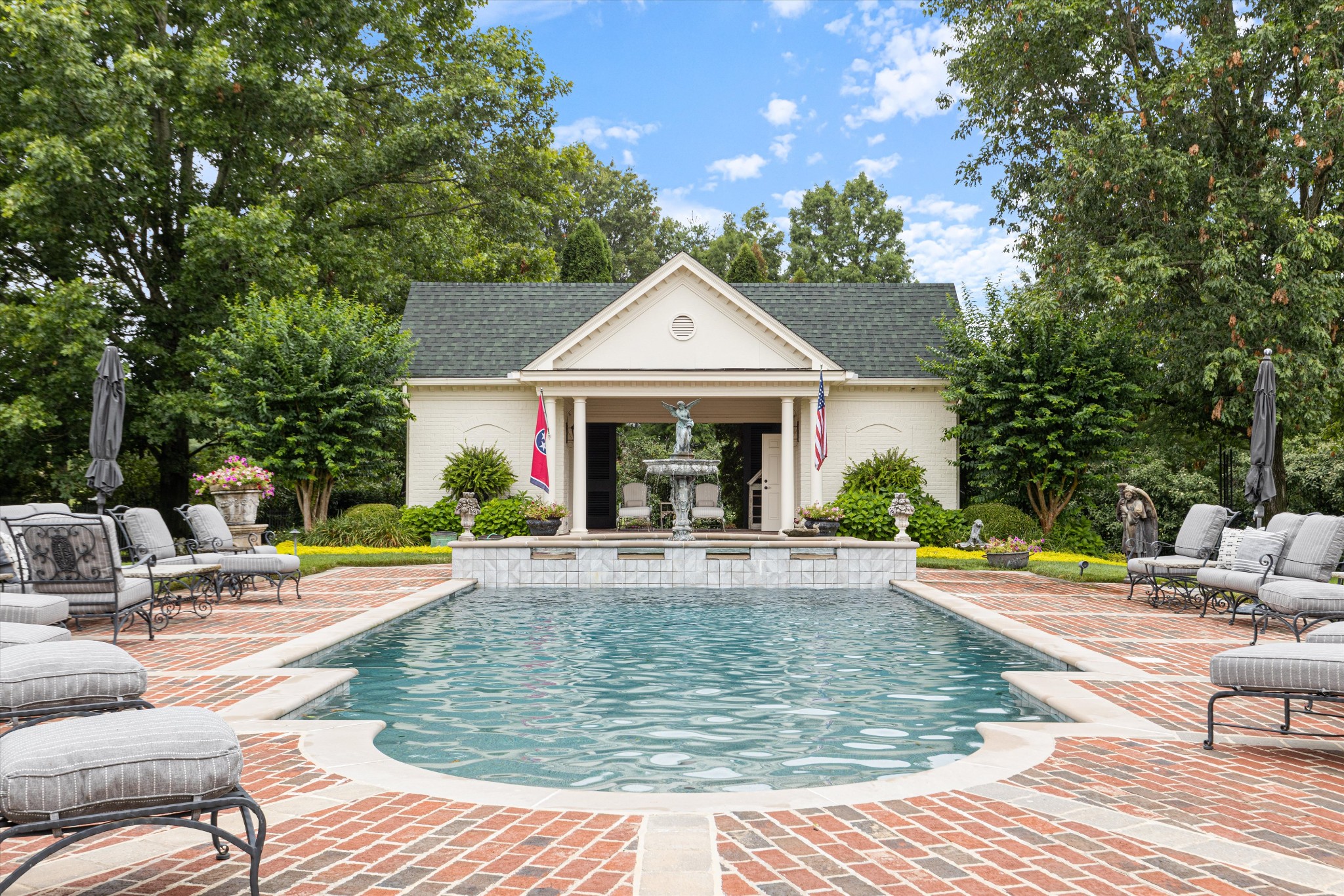 5102 Pickney Dr