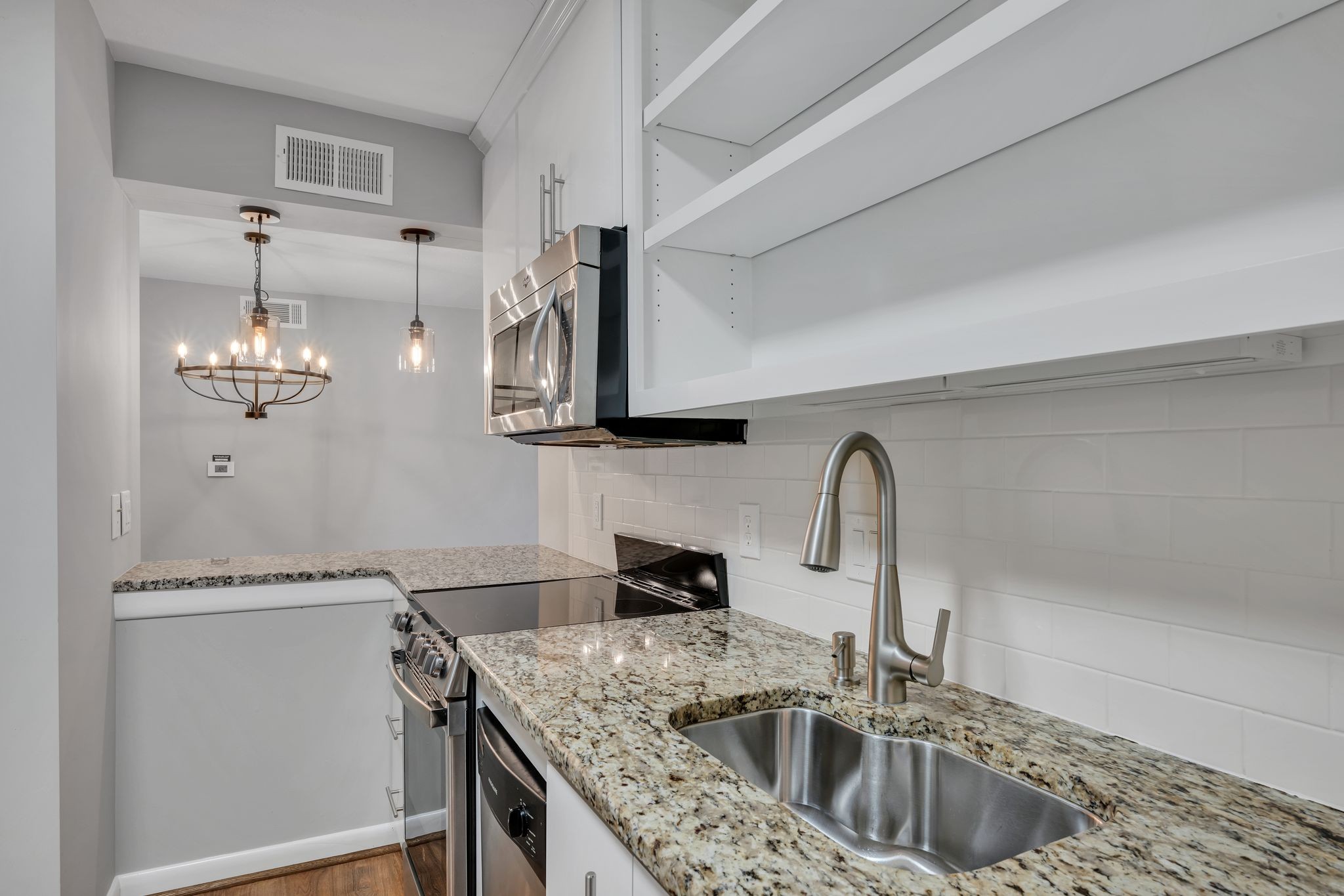 3831 West End Ave Unit: 32