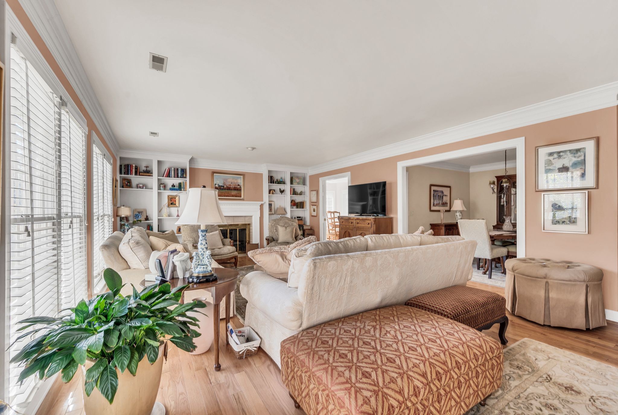 6928 Collinswood Dr