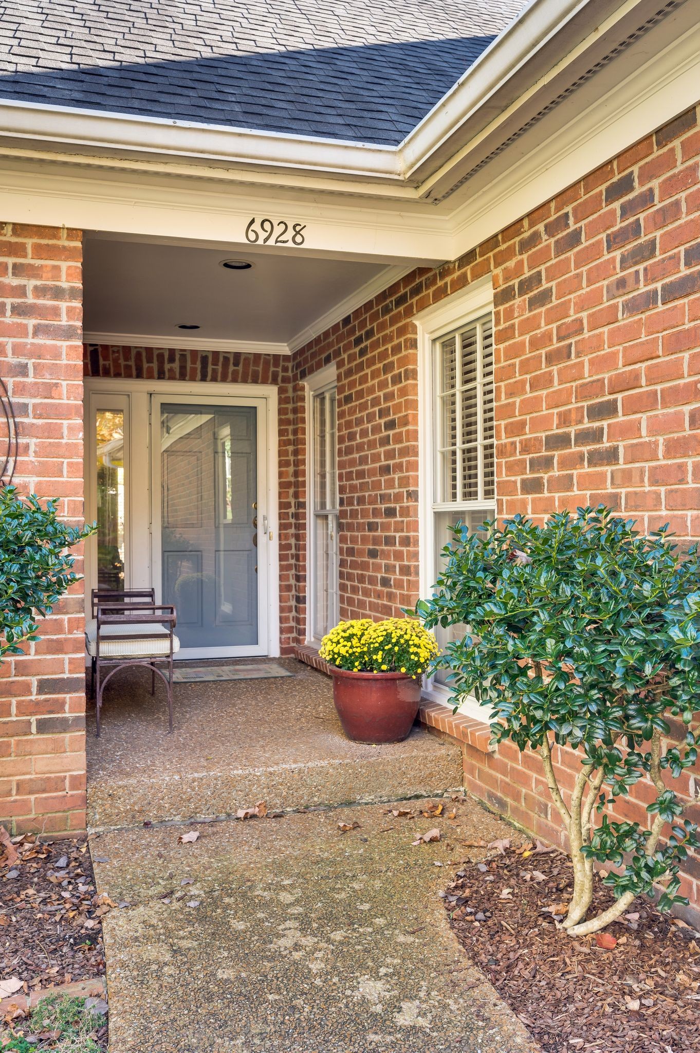 6928 Collinswood Dr