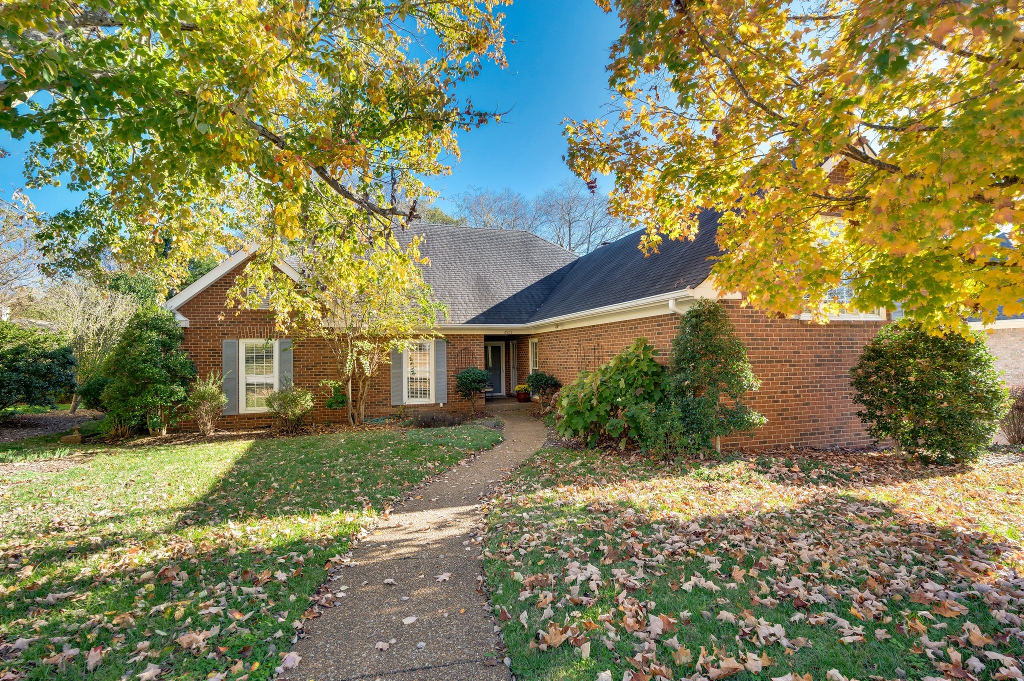 6928 Collinswood Dr