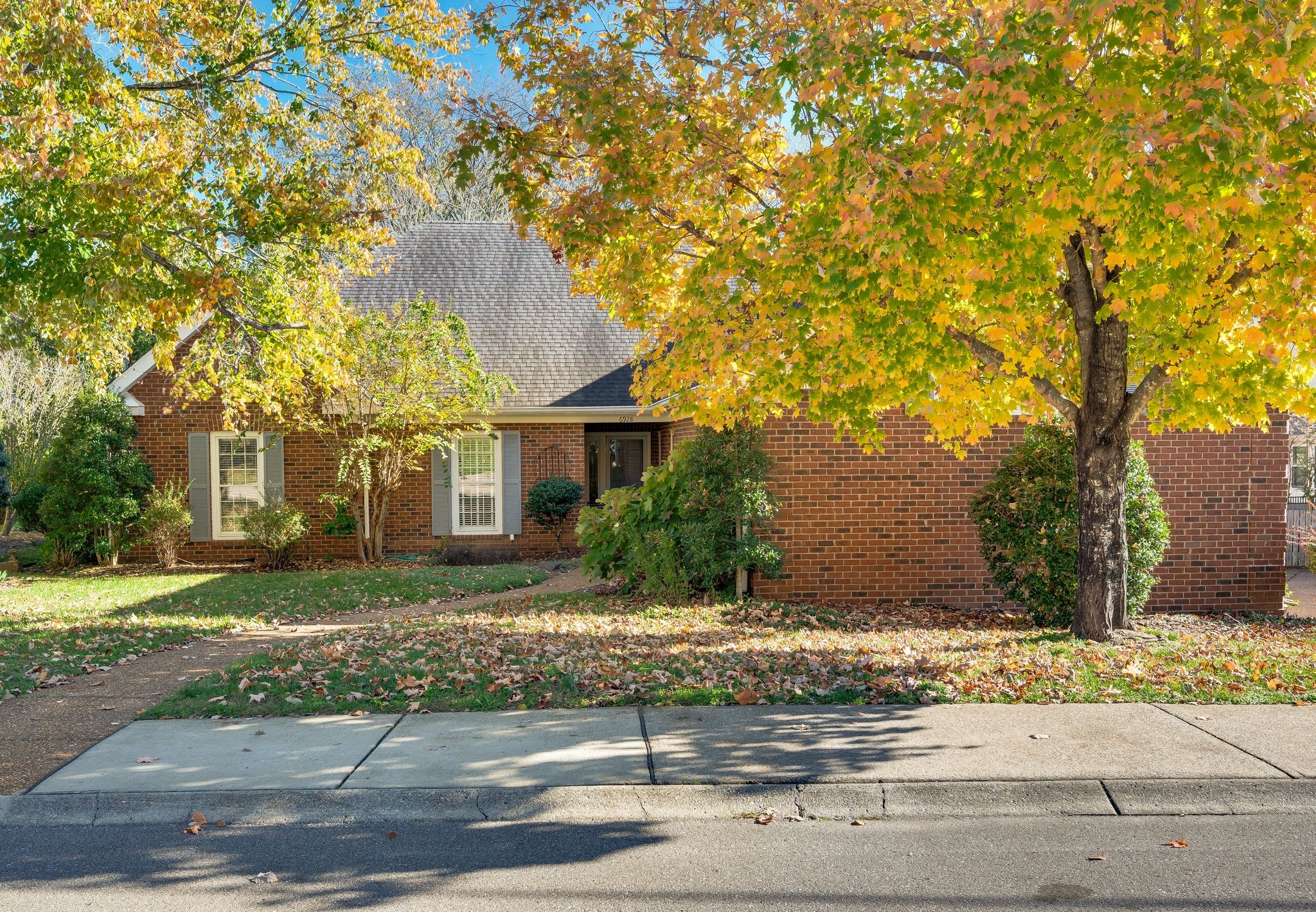 6928 Collinswood Dr