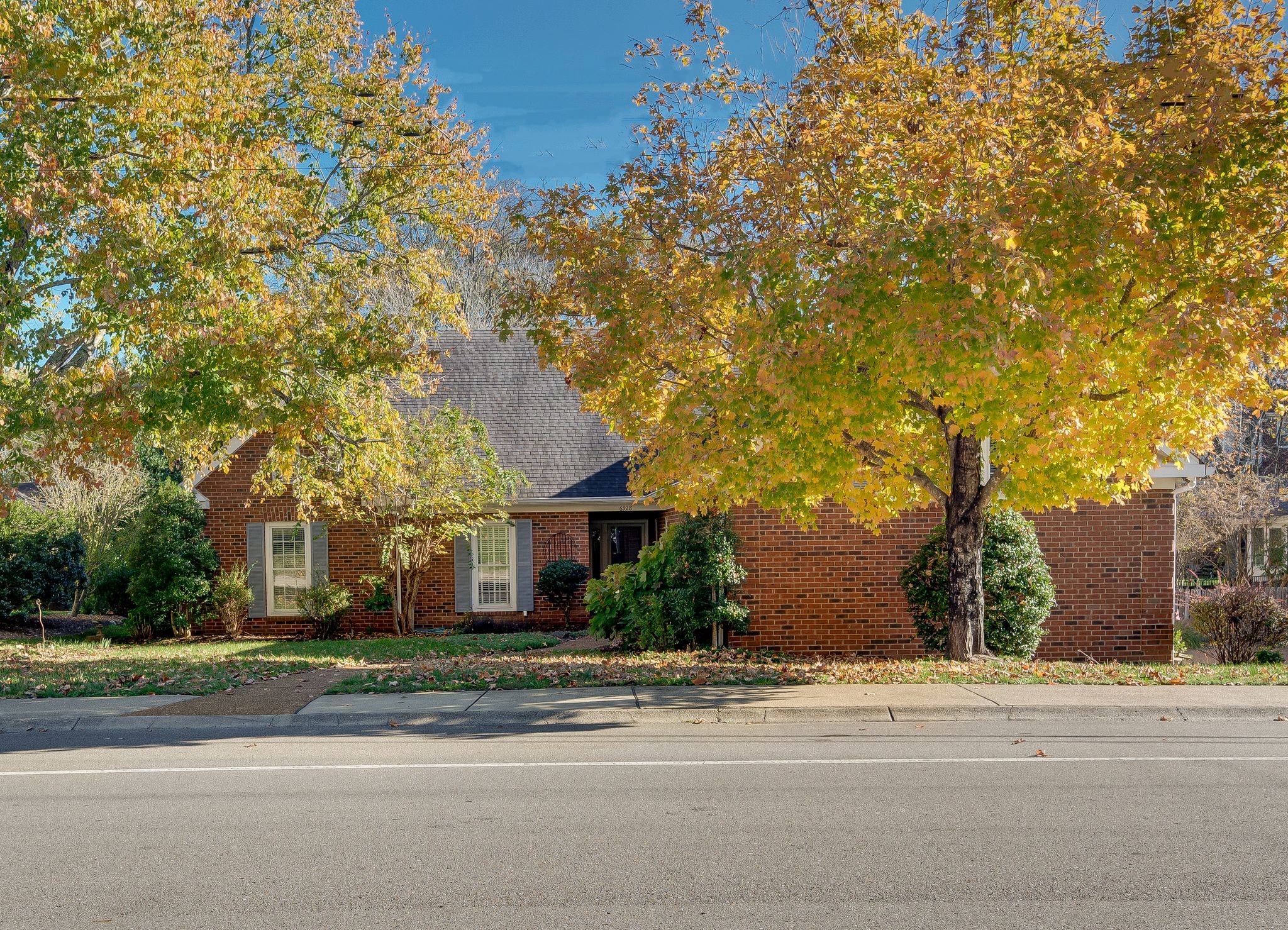 6928 Collinswood Dr