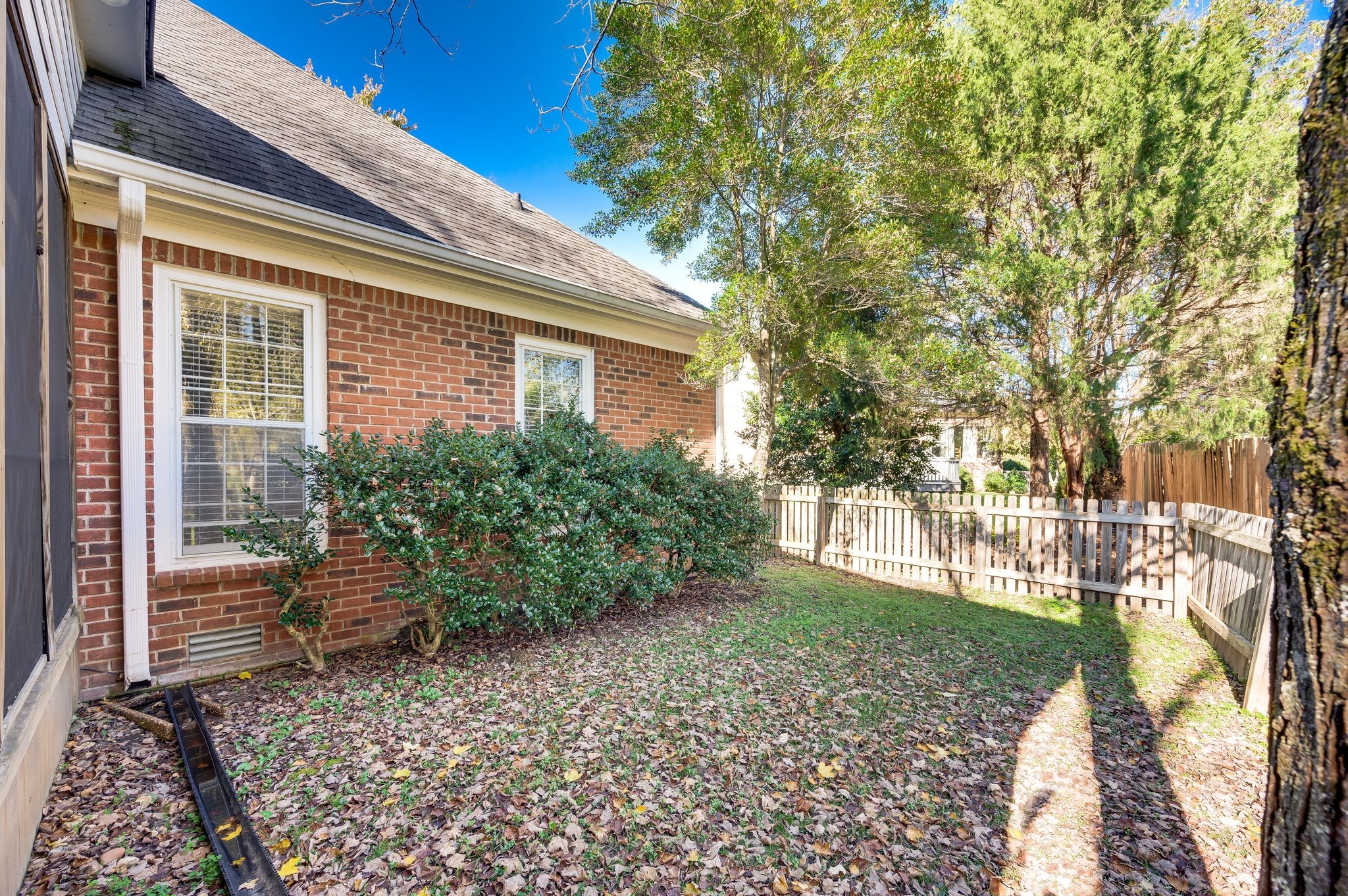6928 Collinswood Dr