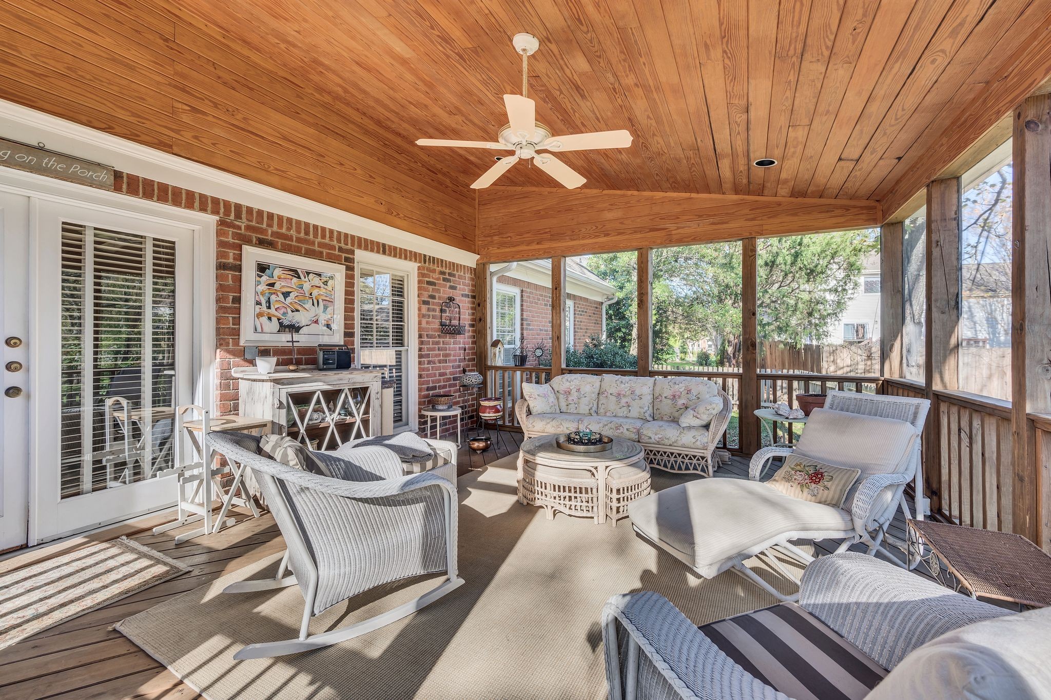 6928 Collinswood Dr
