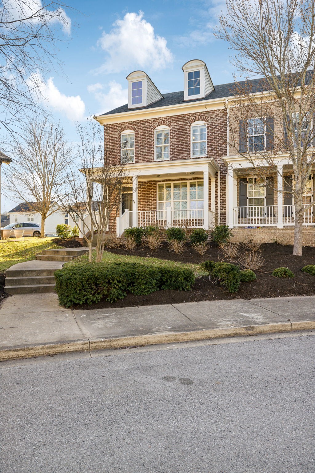 368 Byron Way