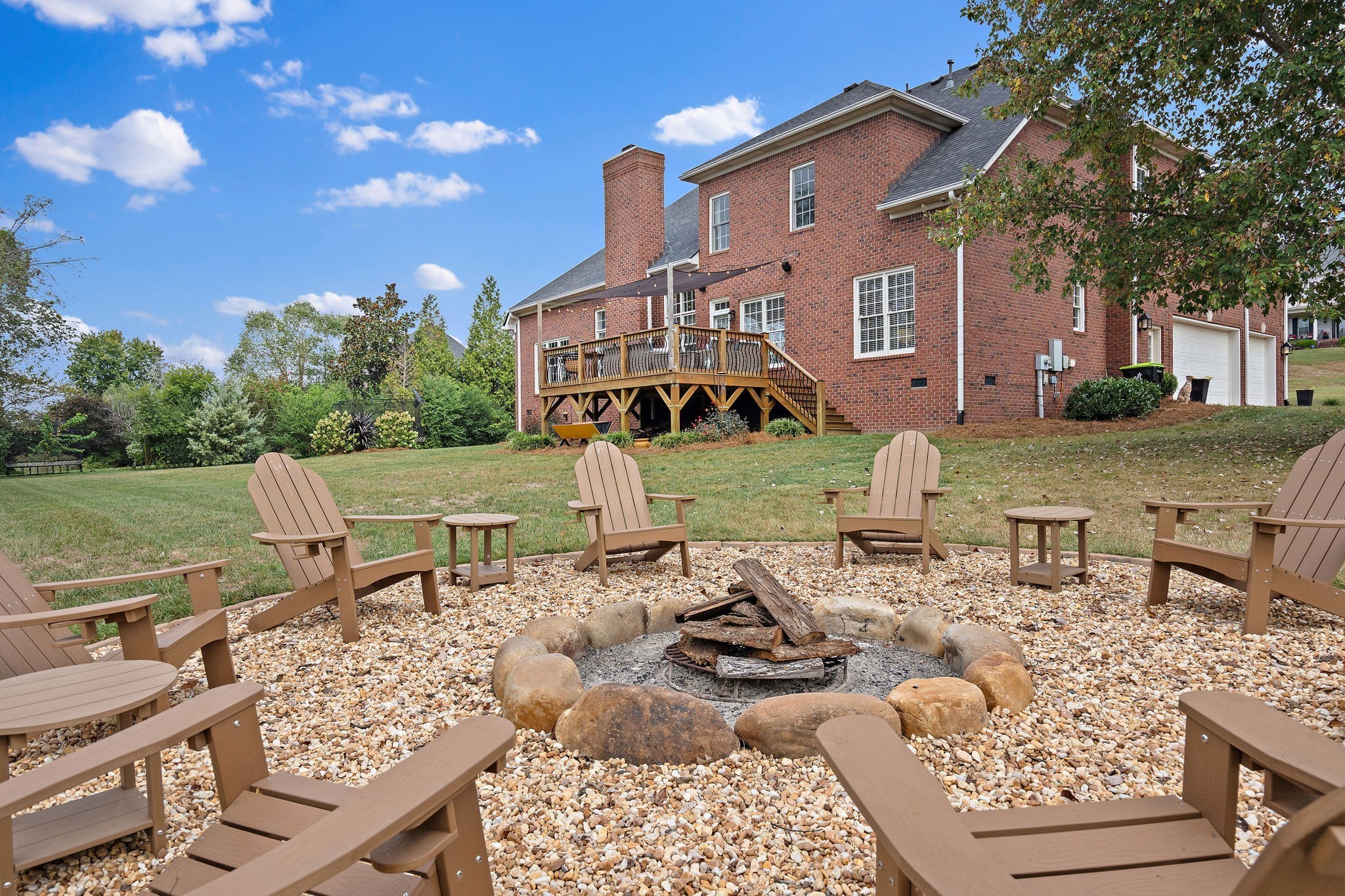 2727 McLemore Way
