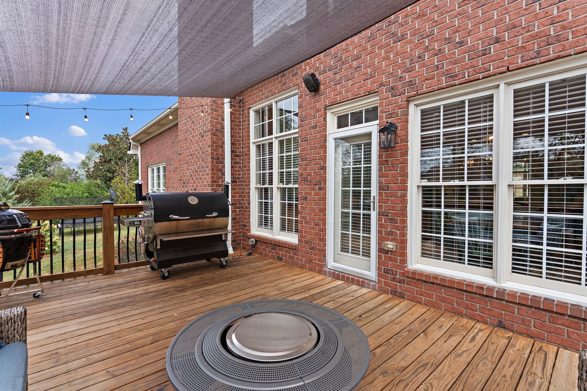 2727 McLemore Way